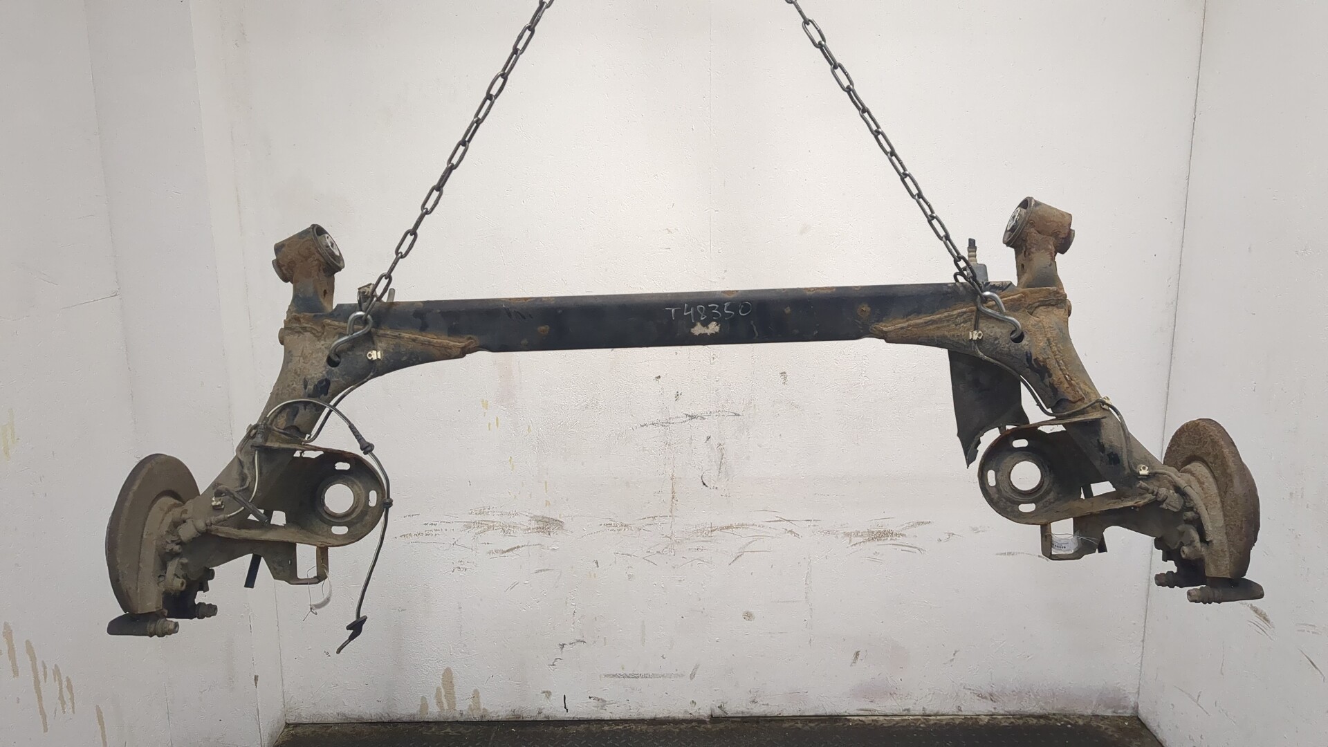 Балка задняя