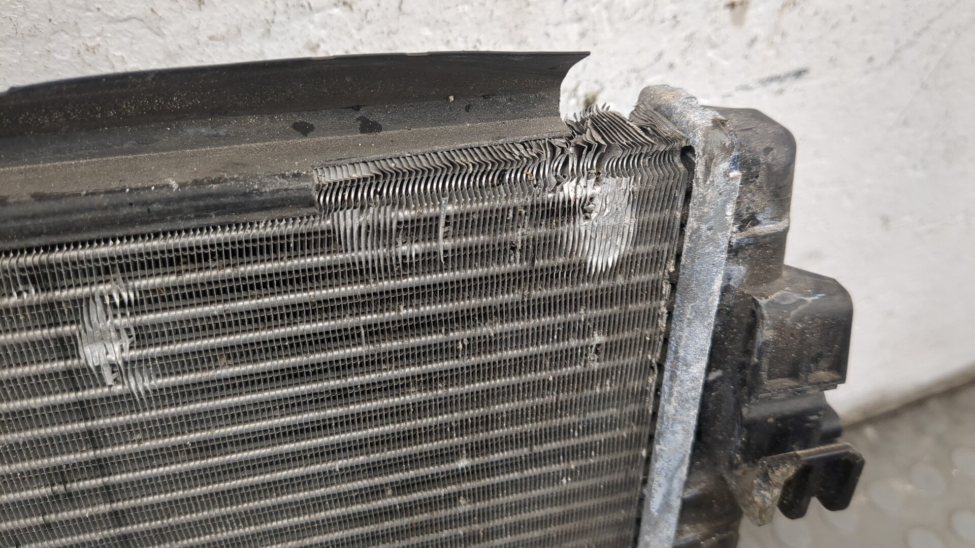 Радиатор охлаждения двигателя основной