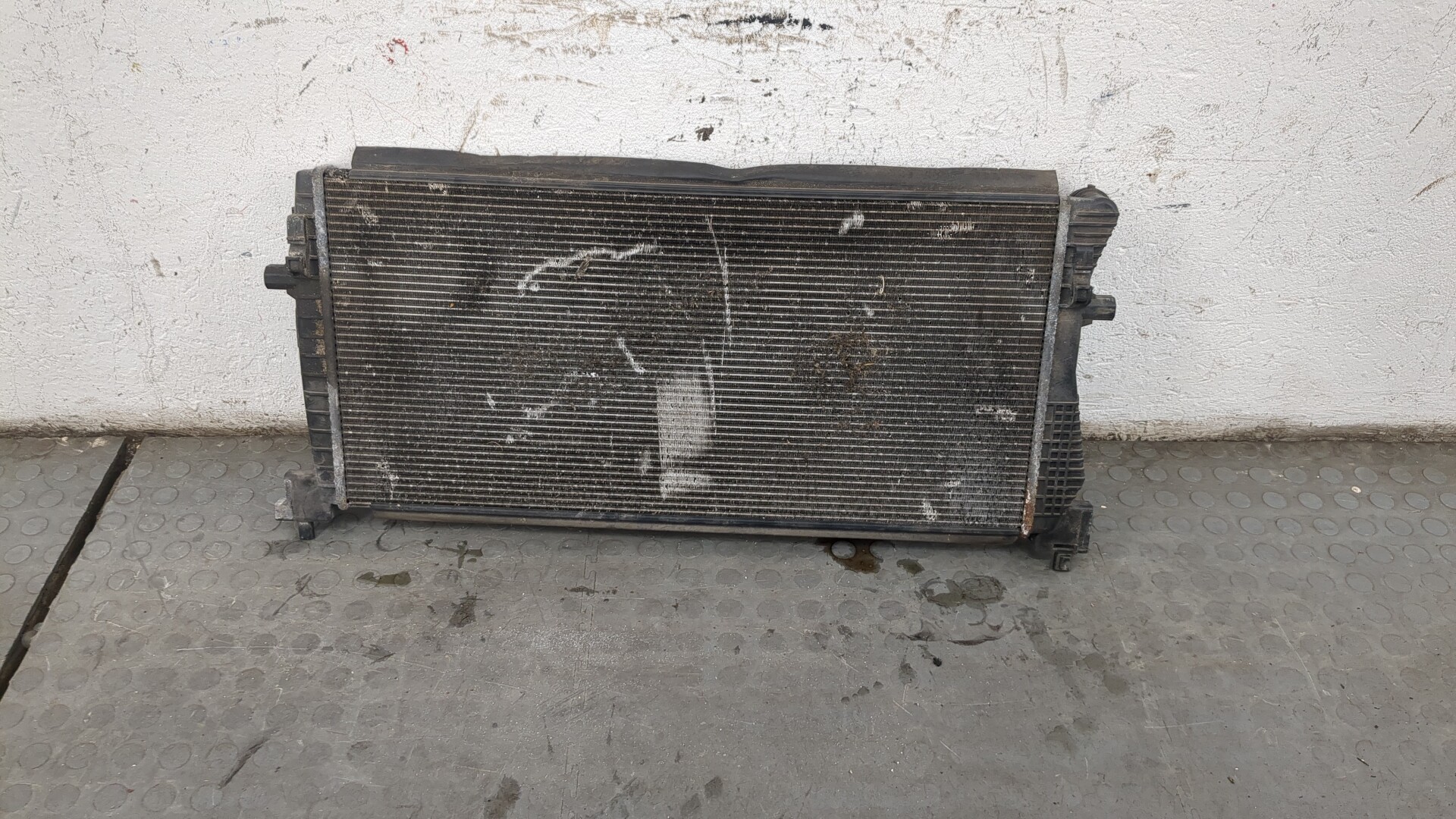 Радиатор охлаждения двигателя основной