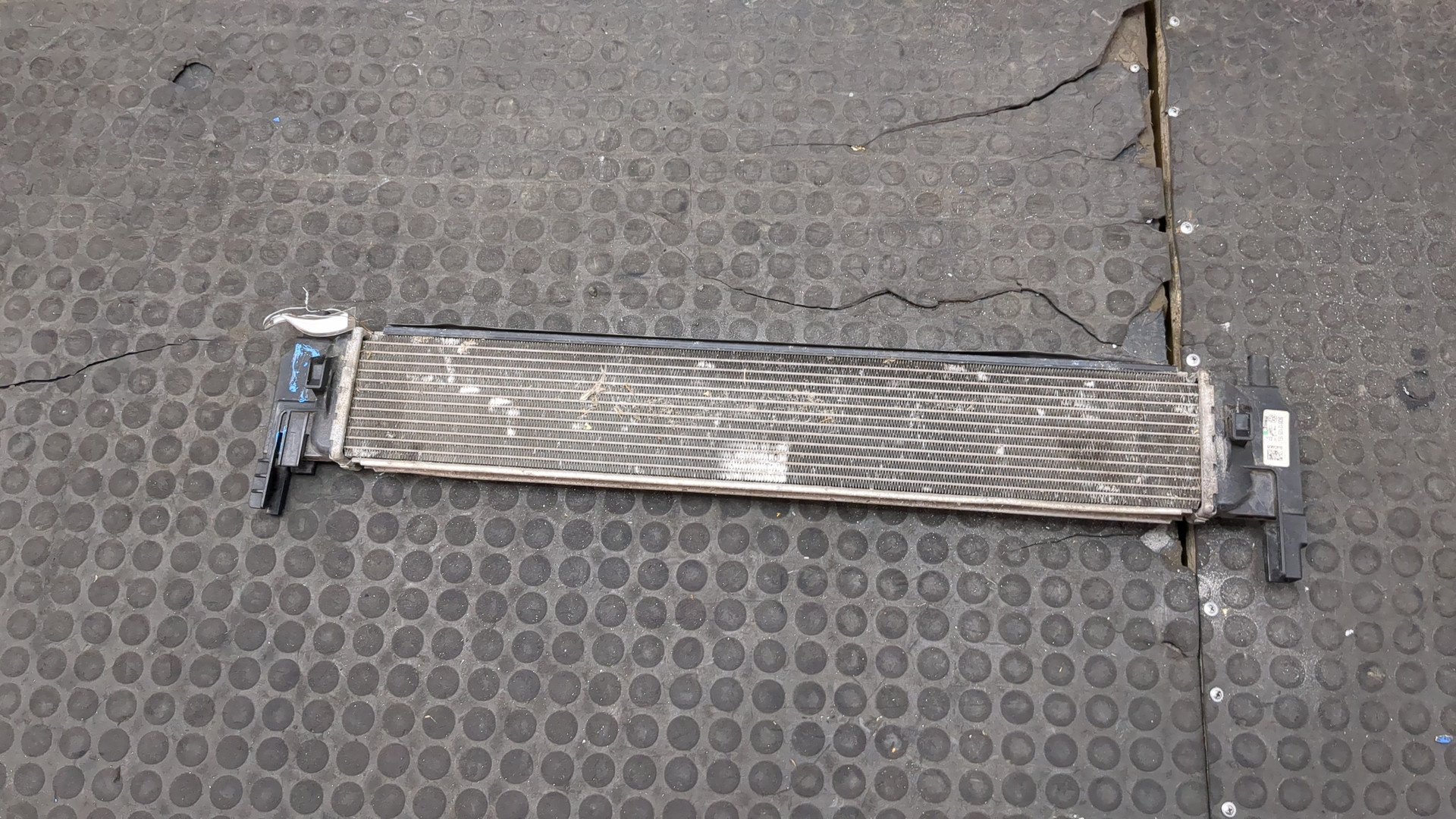 Радиатор охлаждения двигателя основной