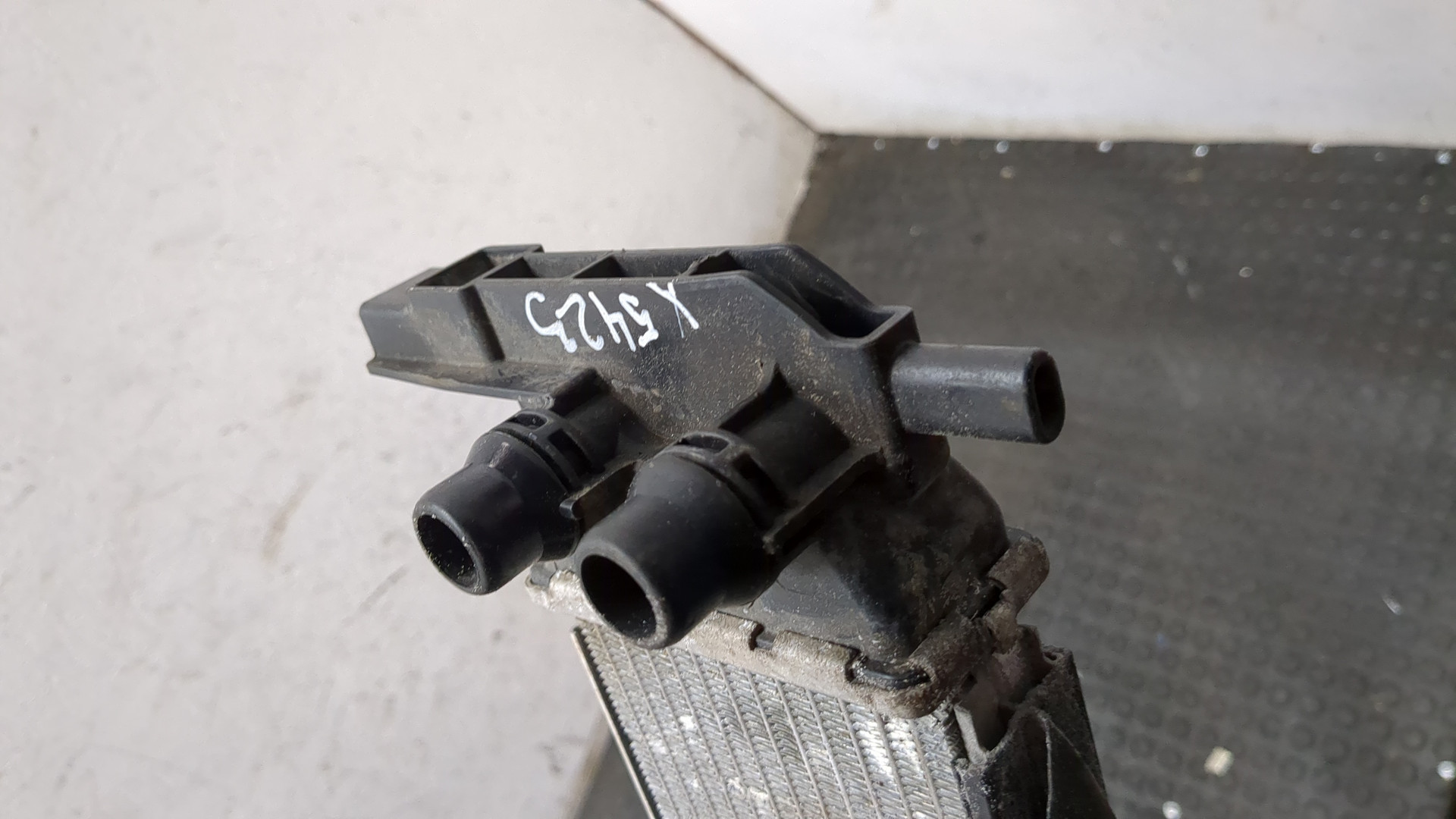 Радиатор охлаждения двигателя основной