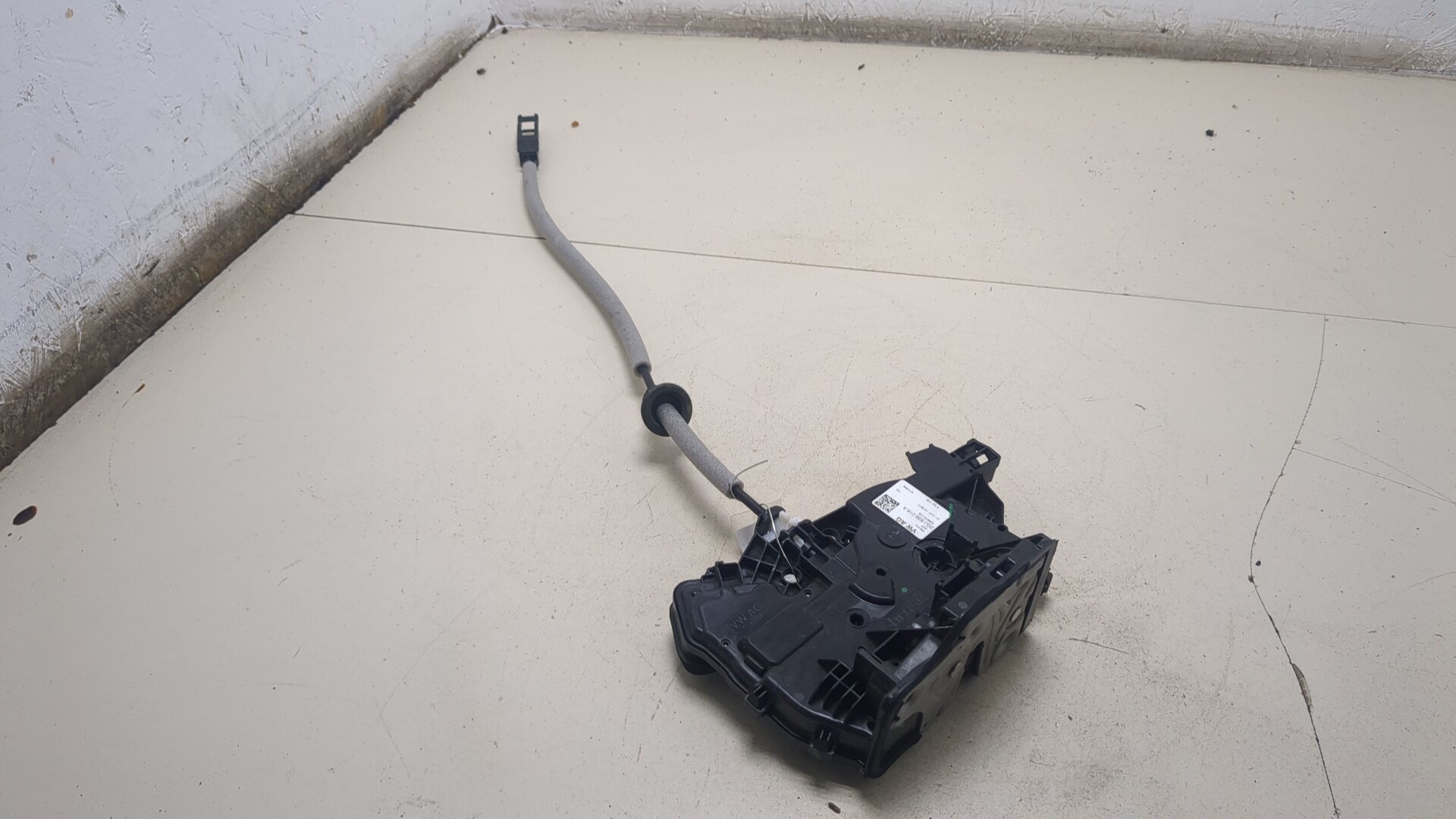 Замок двери задней правой