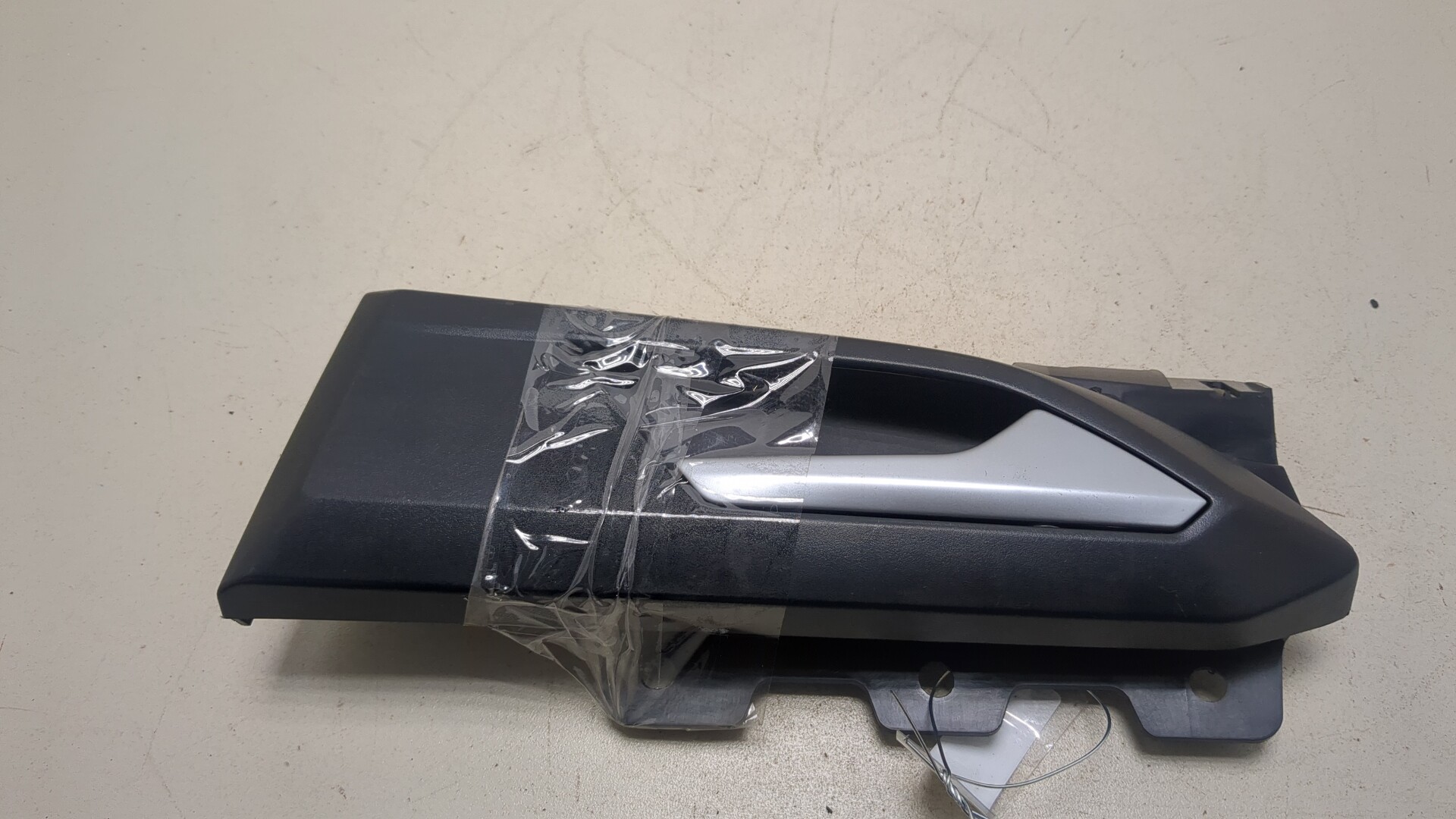 Ручка двери задней внутренняя правая