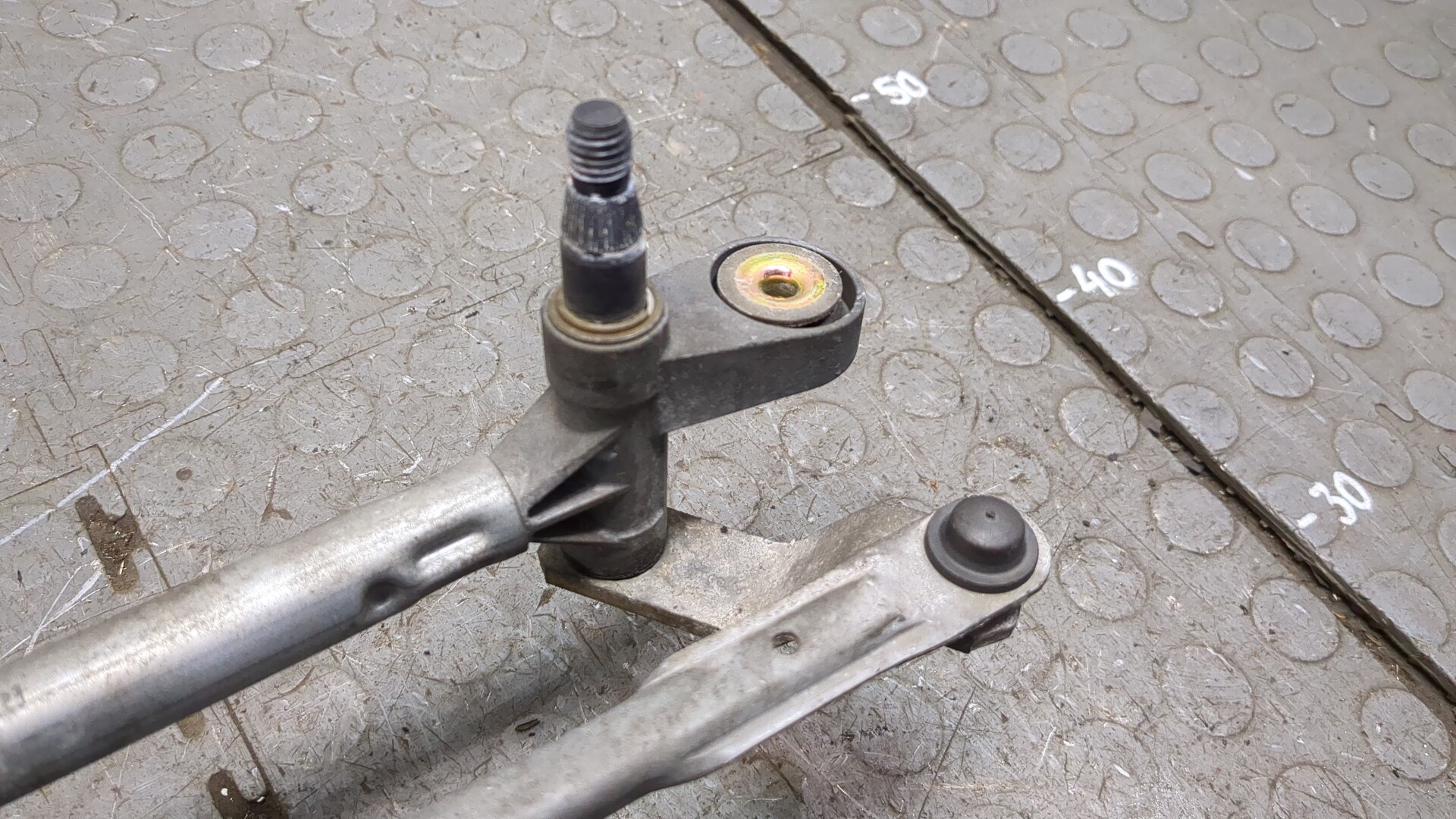 Трапеция стеклоочистителей