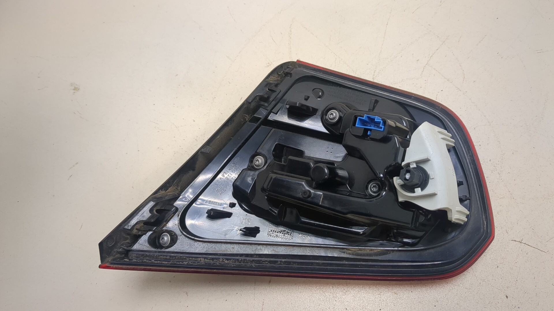 Фонарь задний внутренний левый