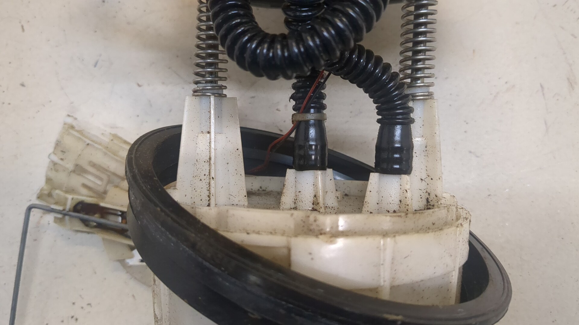 Насос топливный электрический