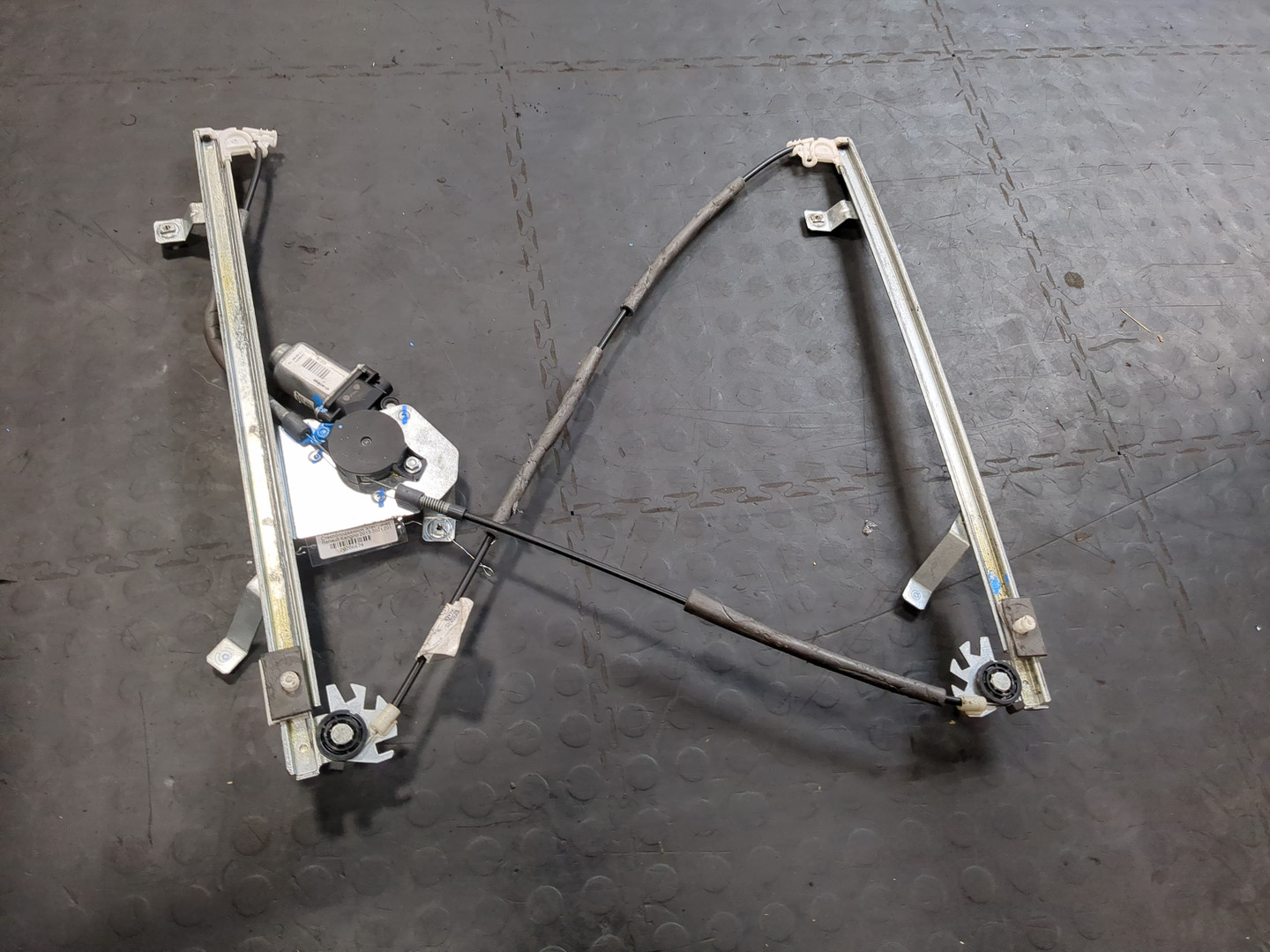 Стеклоподъемник электр. передний правый