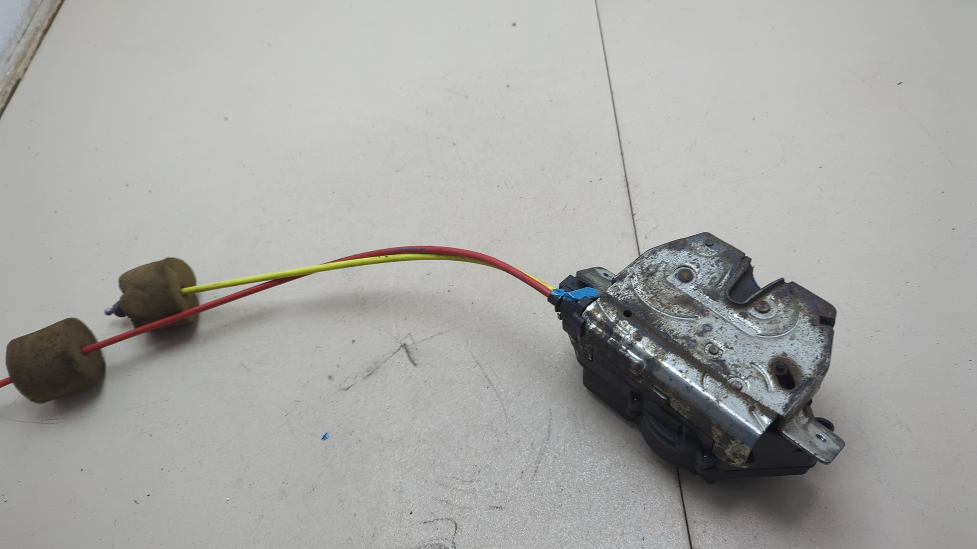 Замок багажника