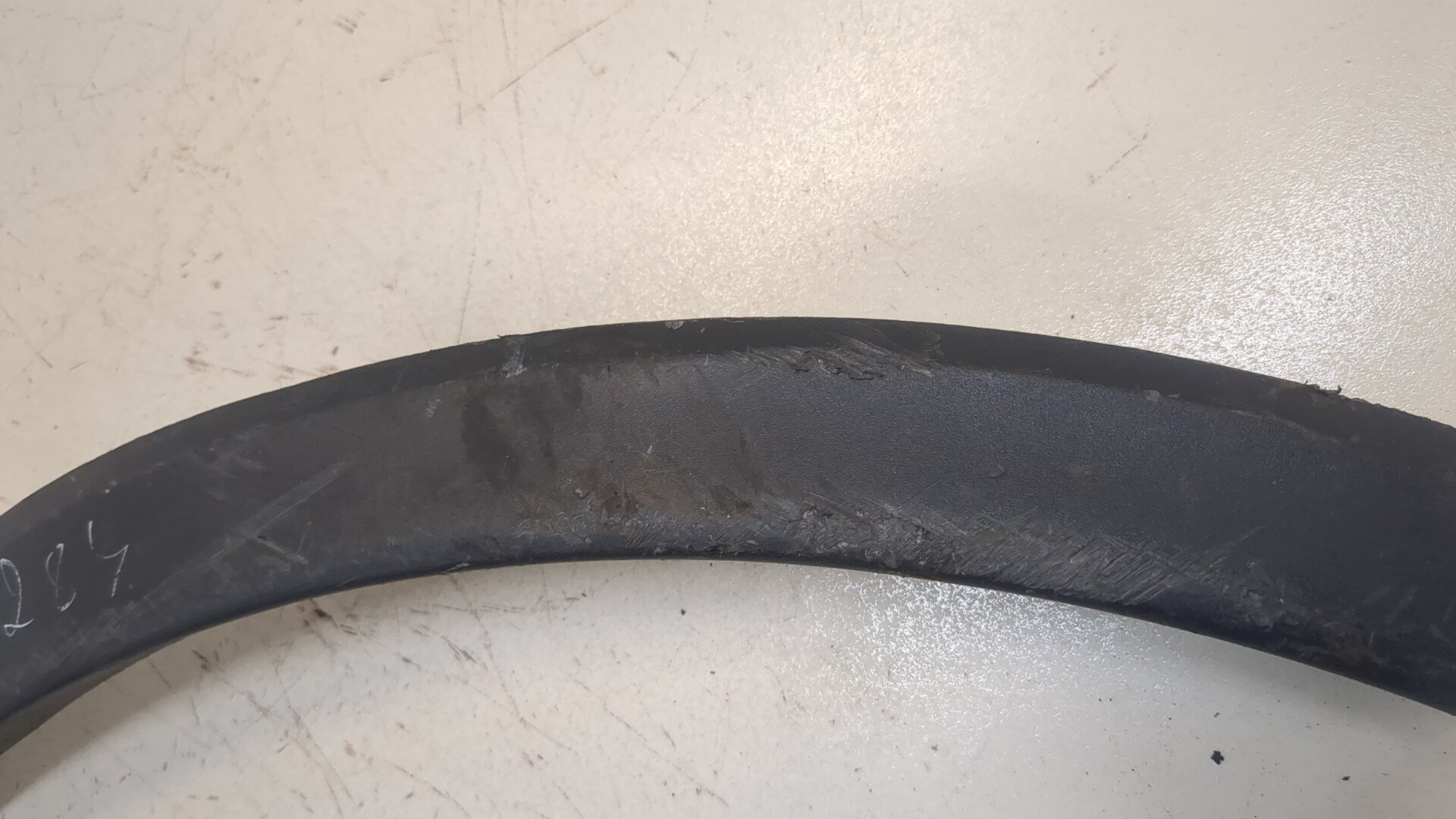 Накладка заднего крыла левого