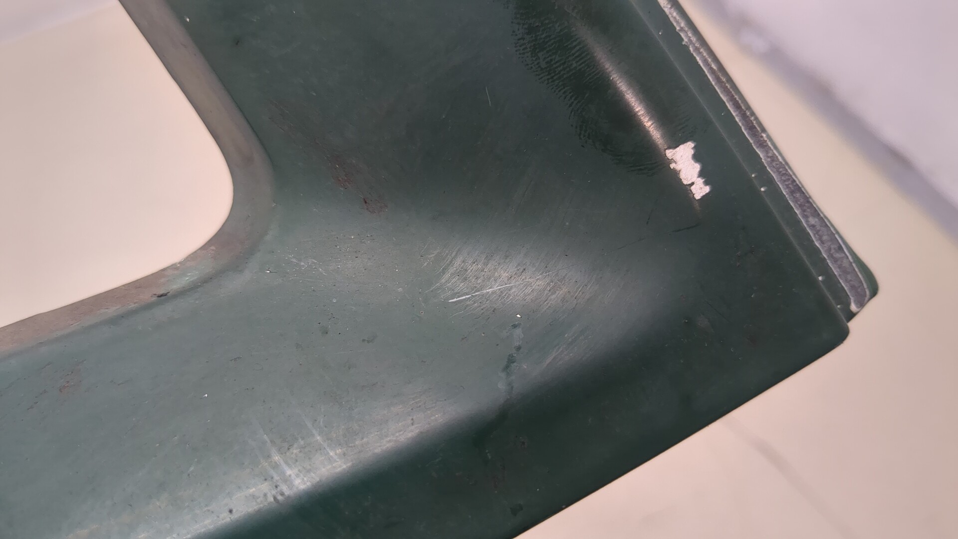 Планка под фару правая