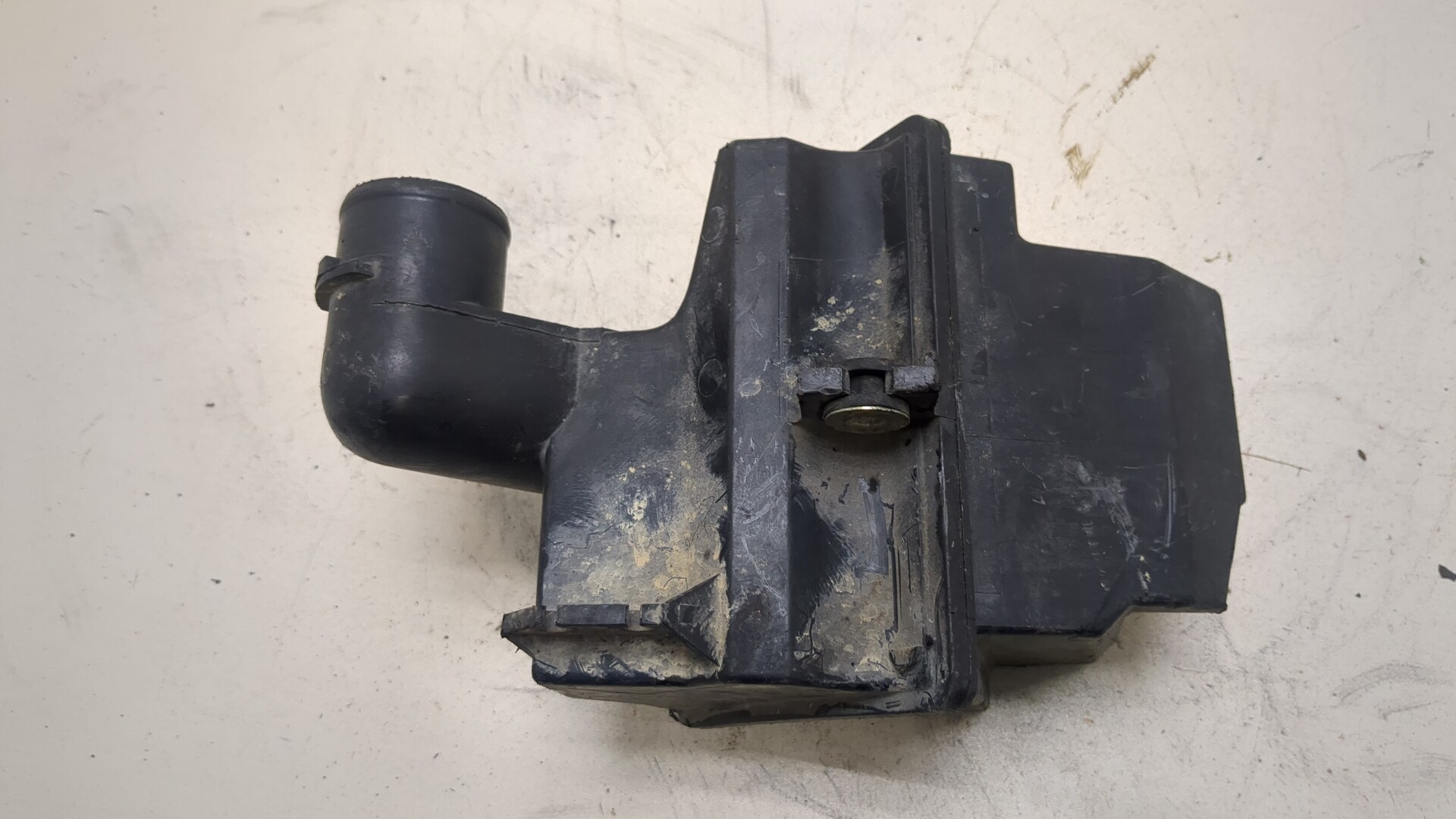 Резонатор воздушного фильтра