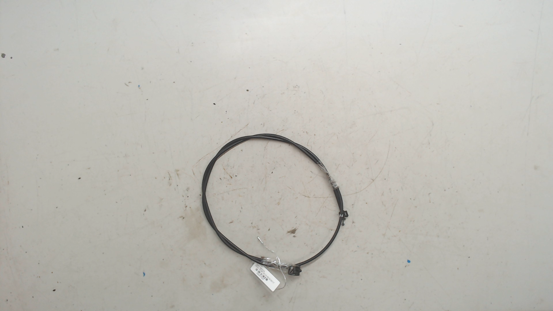 Трос открывания капота