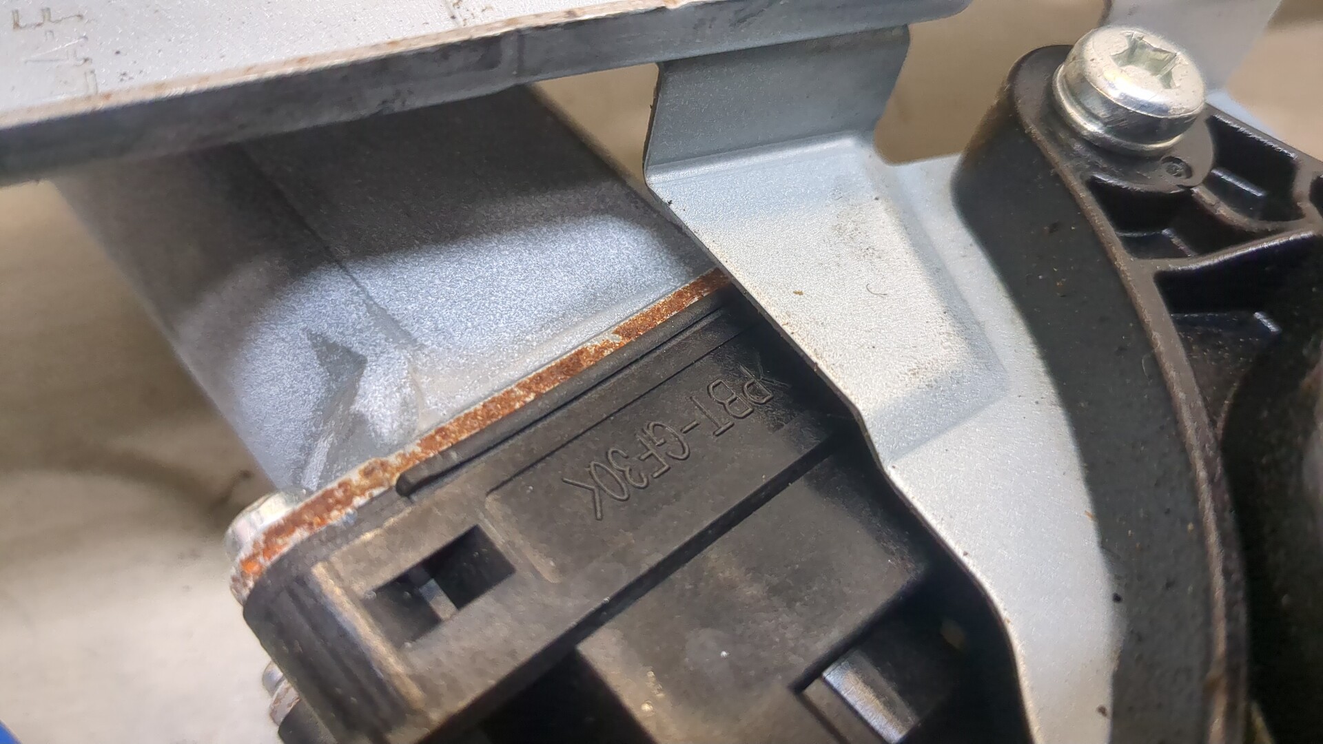 Стеклоподъемник электр. передний правый