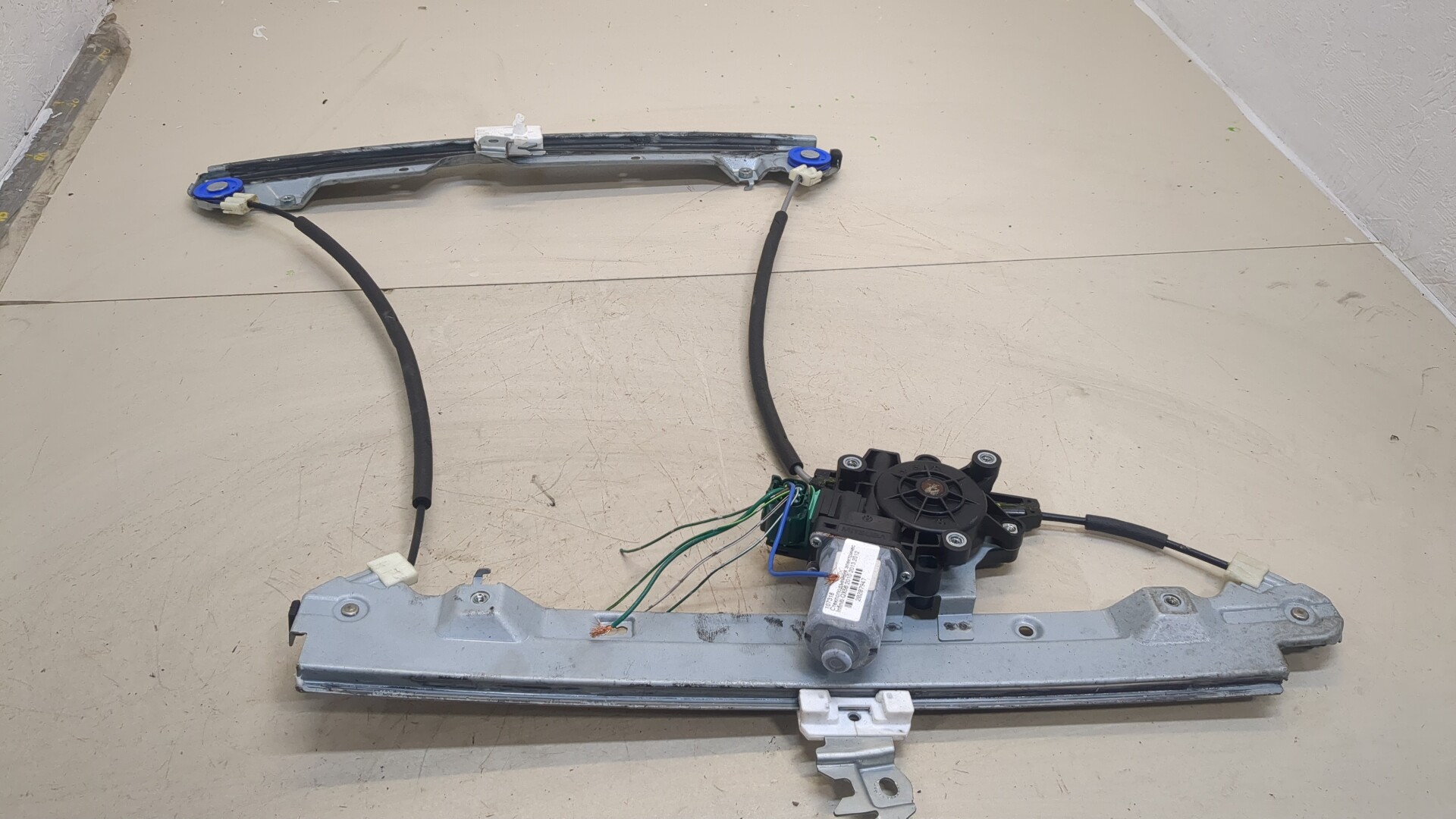 Стеклоподъемник электр. передний правый