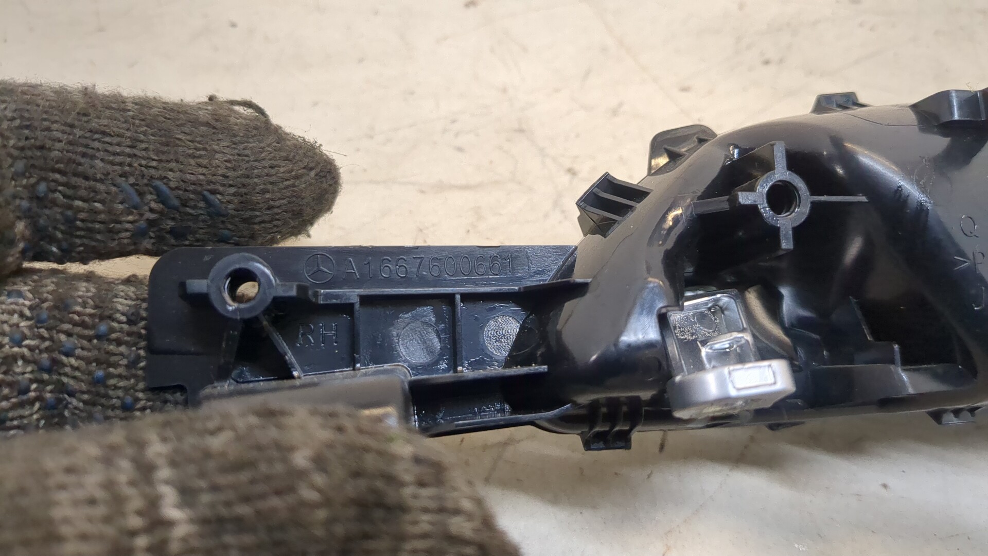 Ручка двери передней внутренняя правая