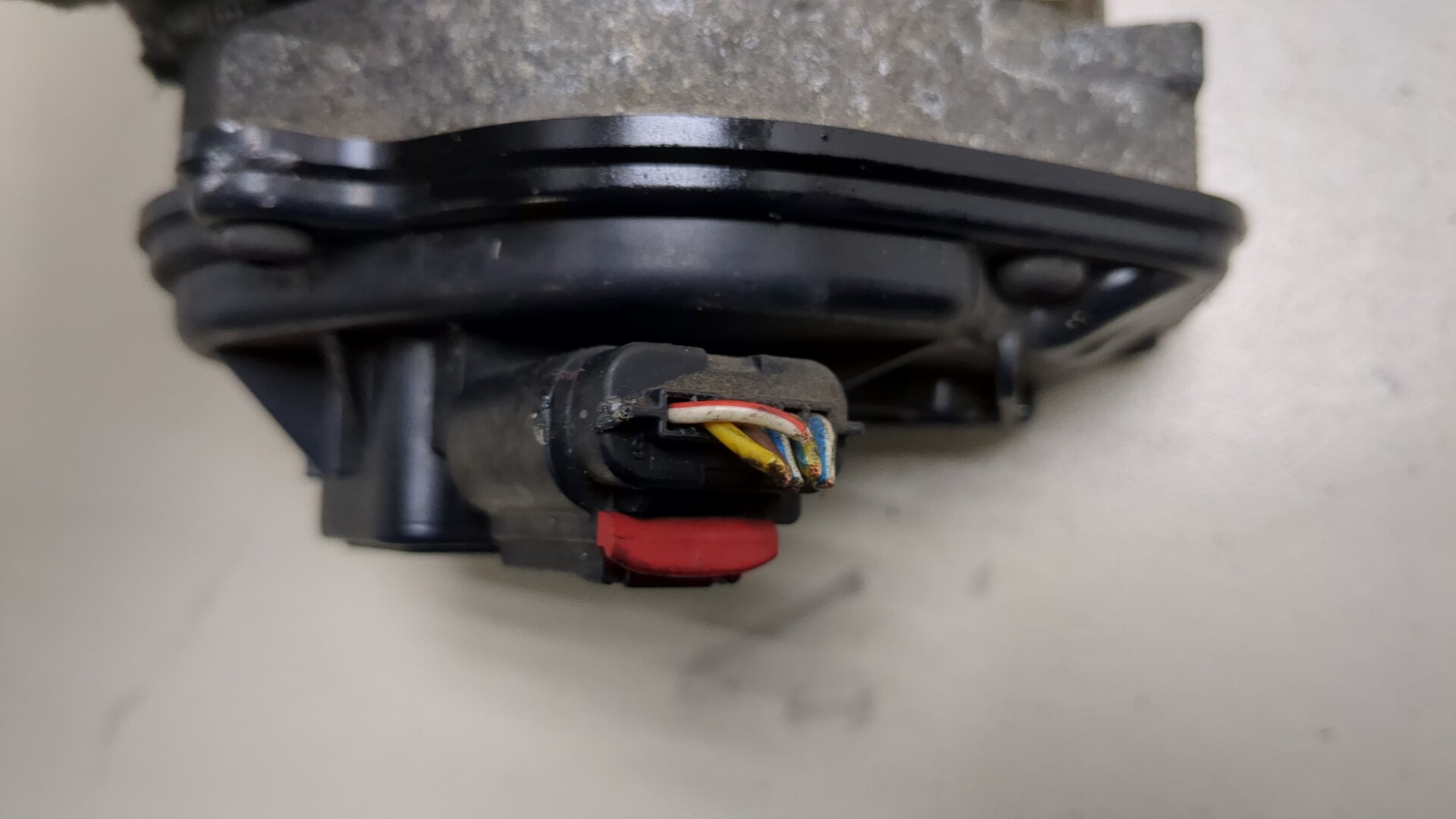 Заслонка дроссельная электрическая