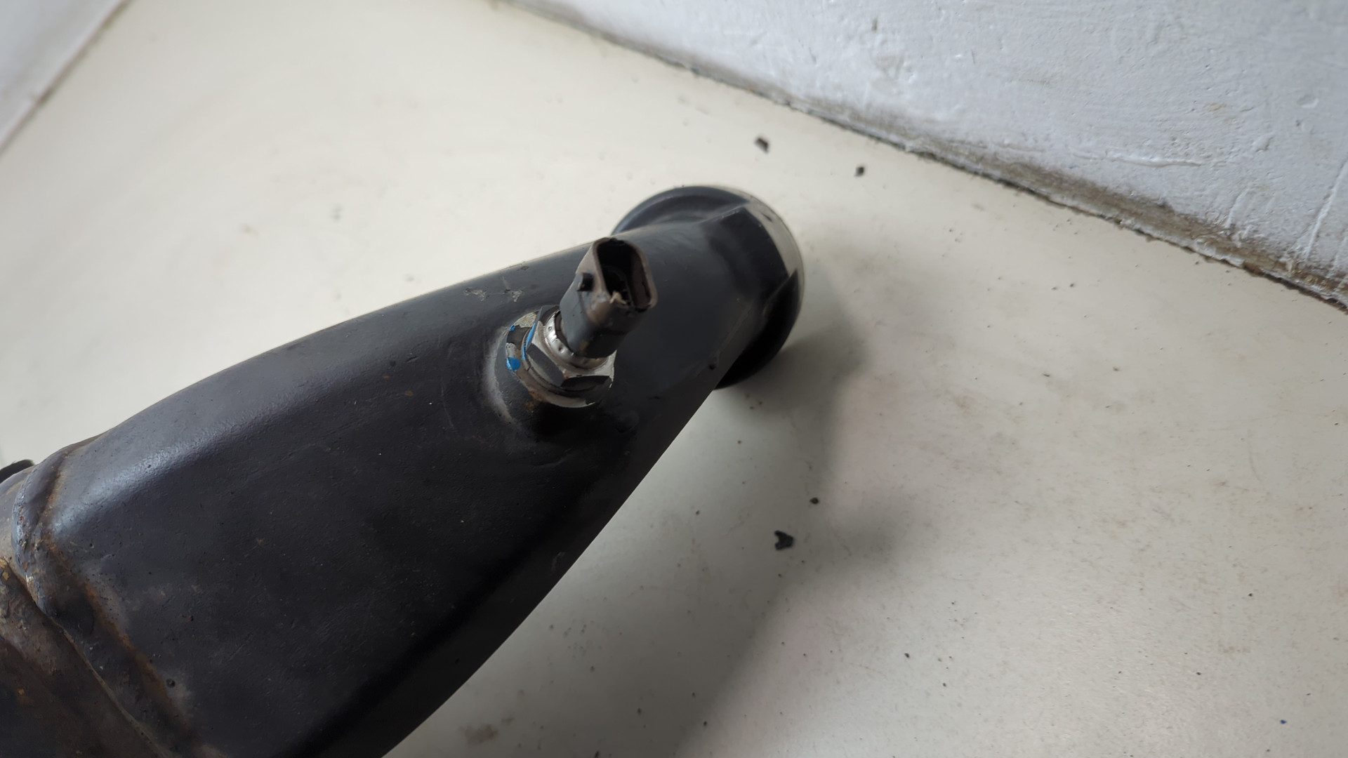 Тройник вентиляции картерных газов