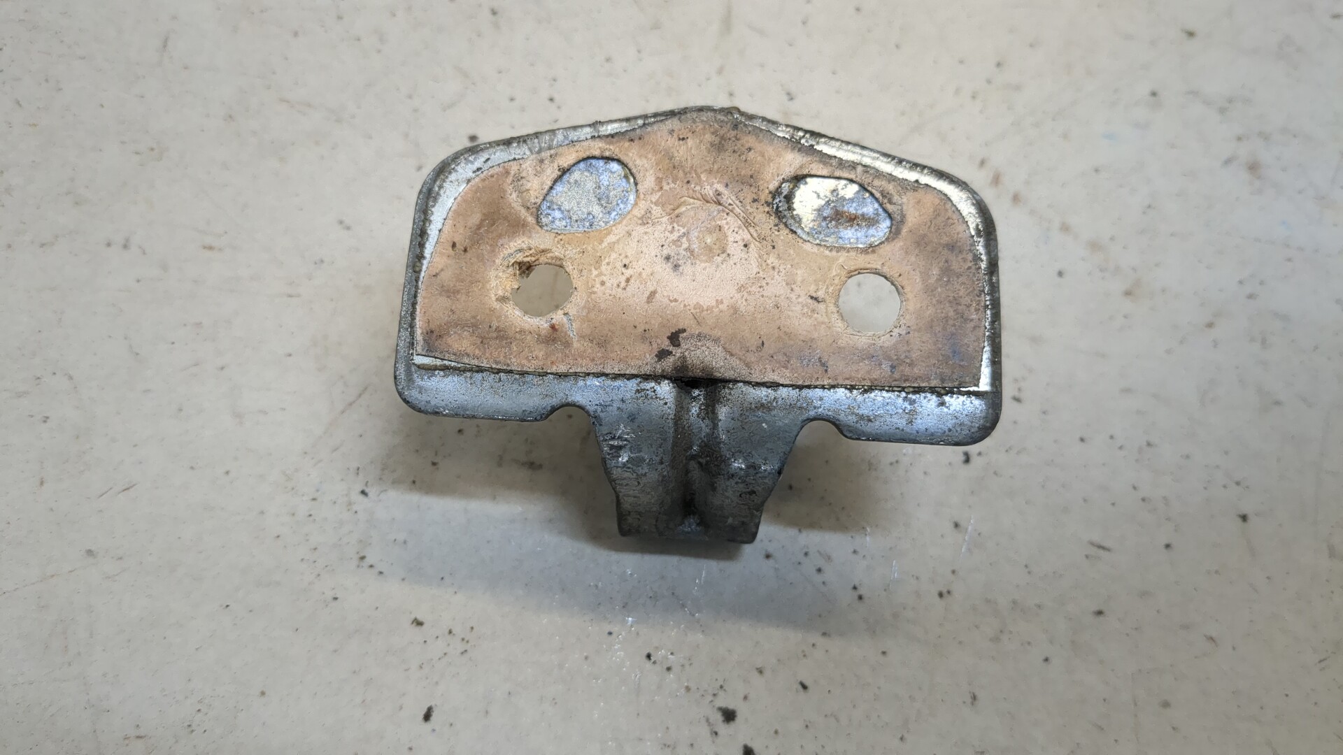 Ответная часть замка двери