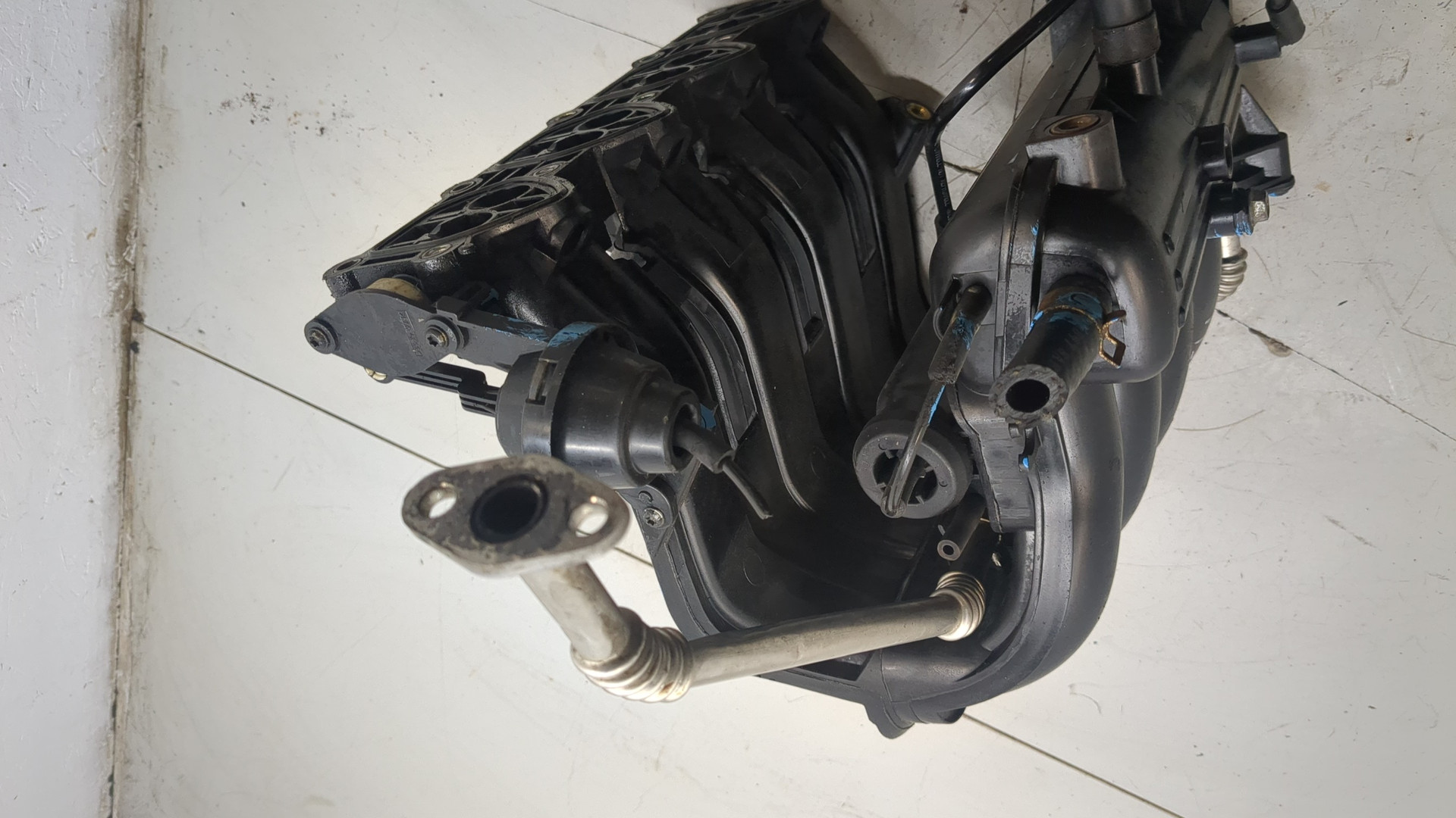 Коллектор впускной