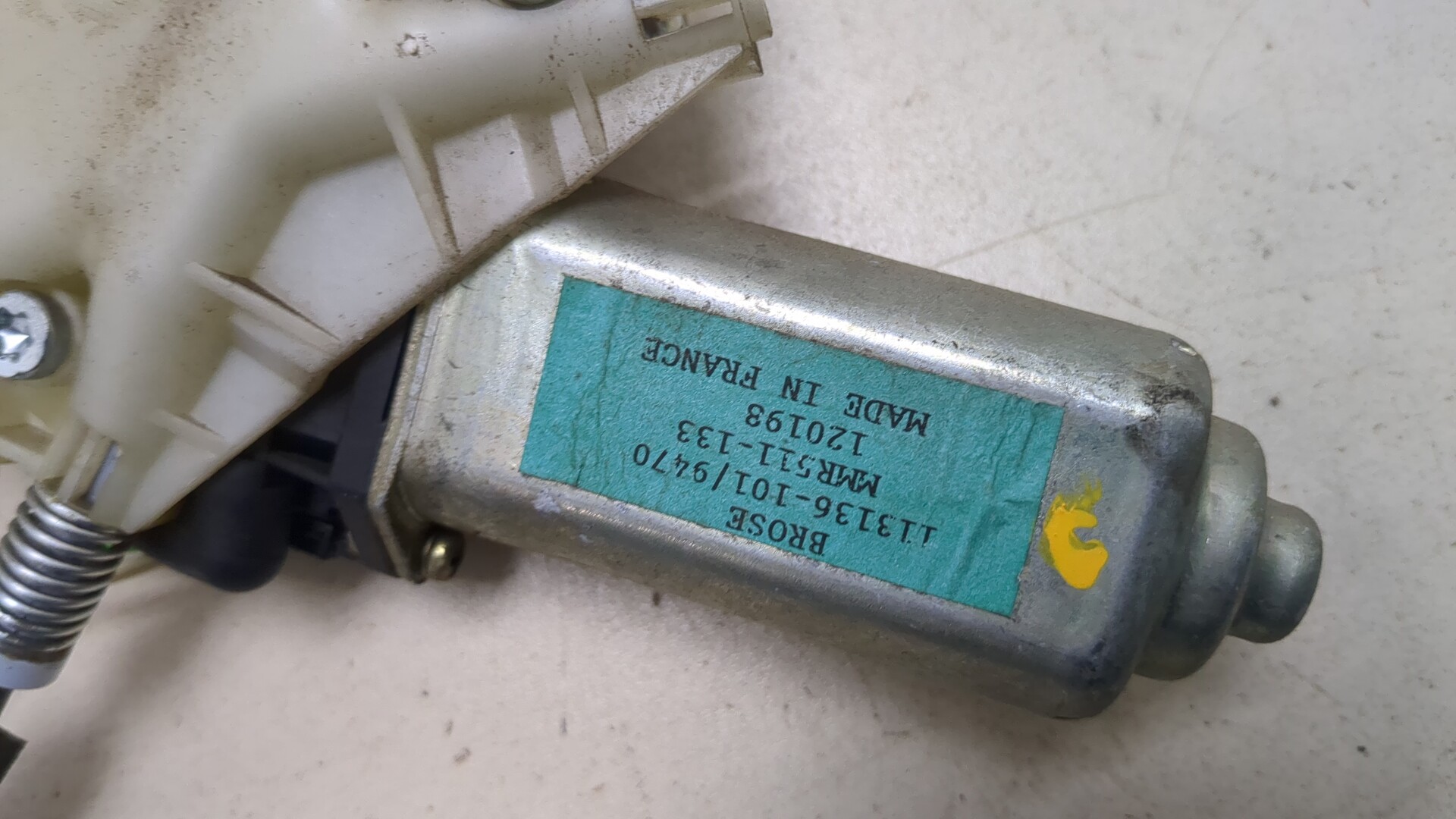 Стеклоподъемник электр. передний правый