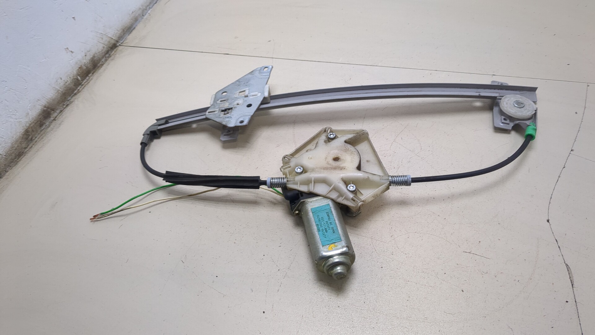 Стеклоподъемник электр. передний правый