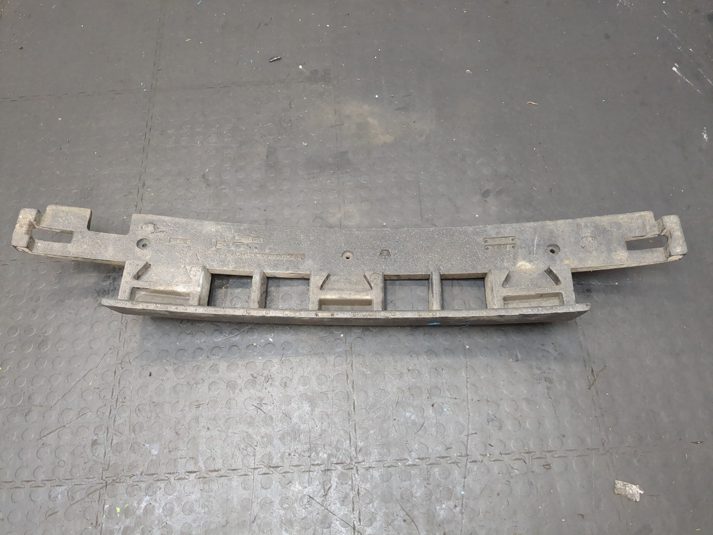 Усилитель заднего бампера