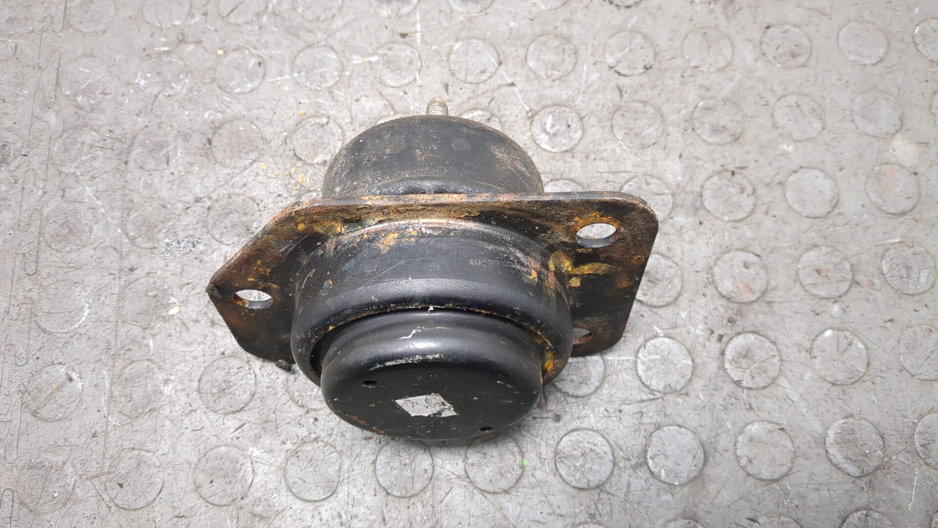 Опора двигателя