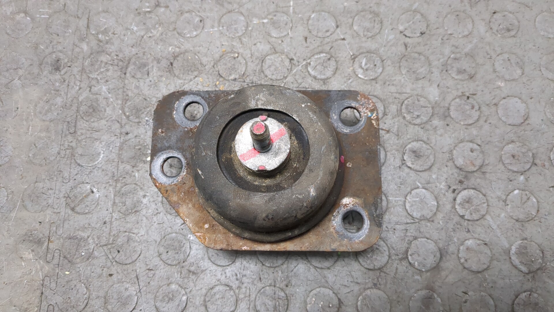 Опора двигателя