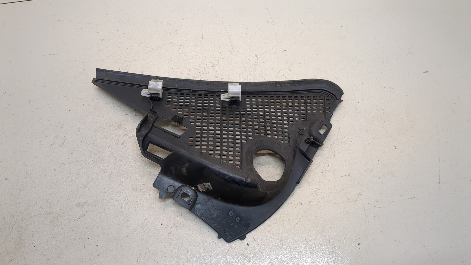 Решетка стеклоочистителей (Жабо)