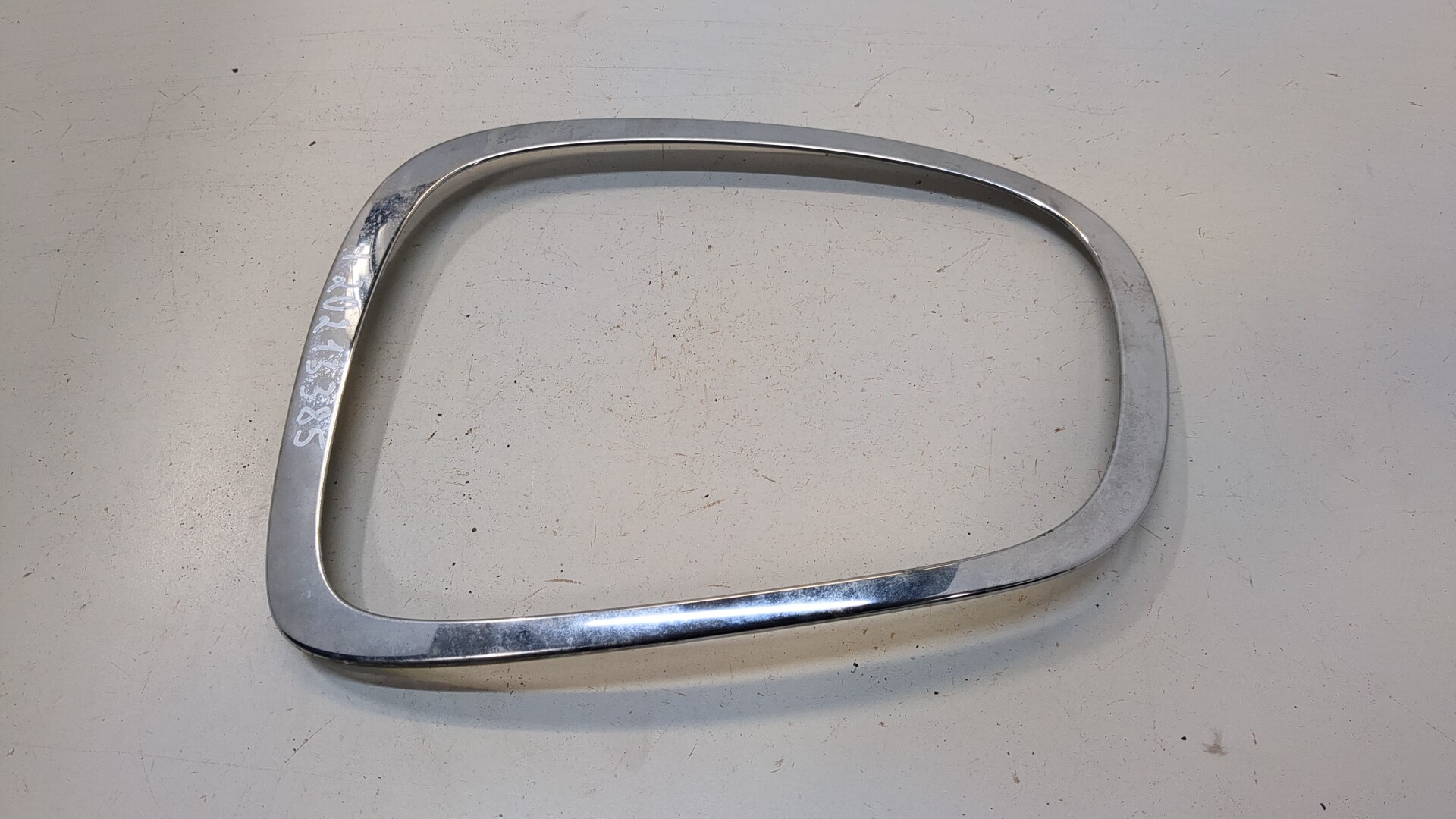 Планка под фонарь левая