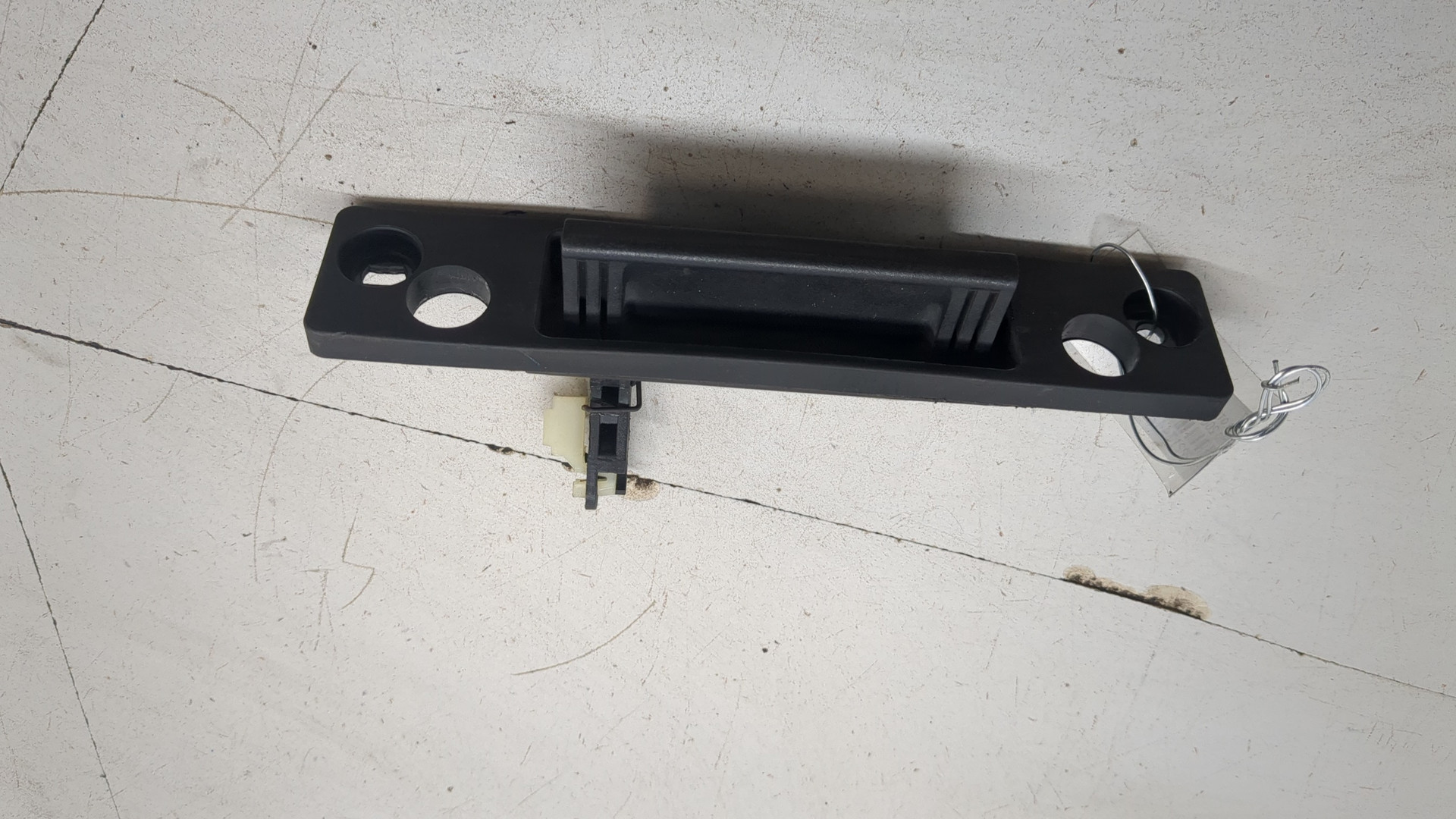 Кнопка открывания багажника