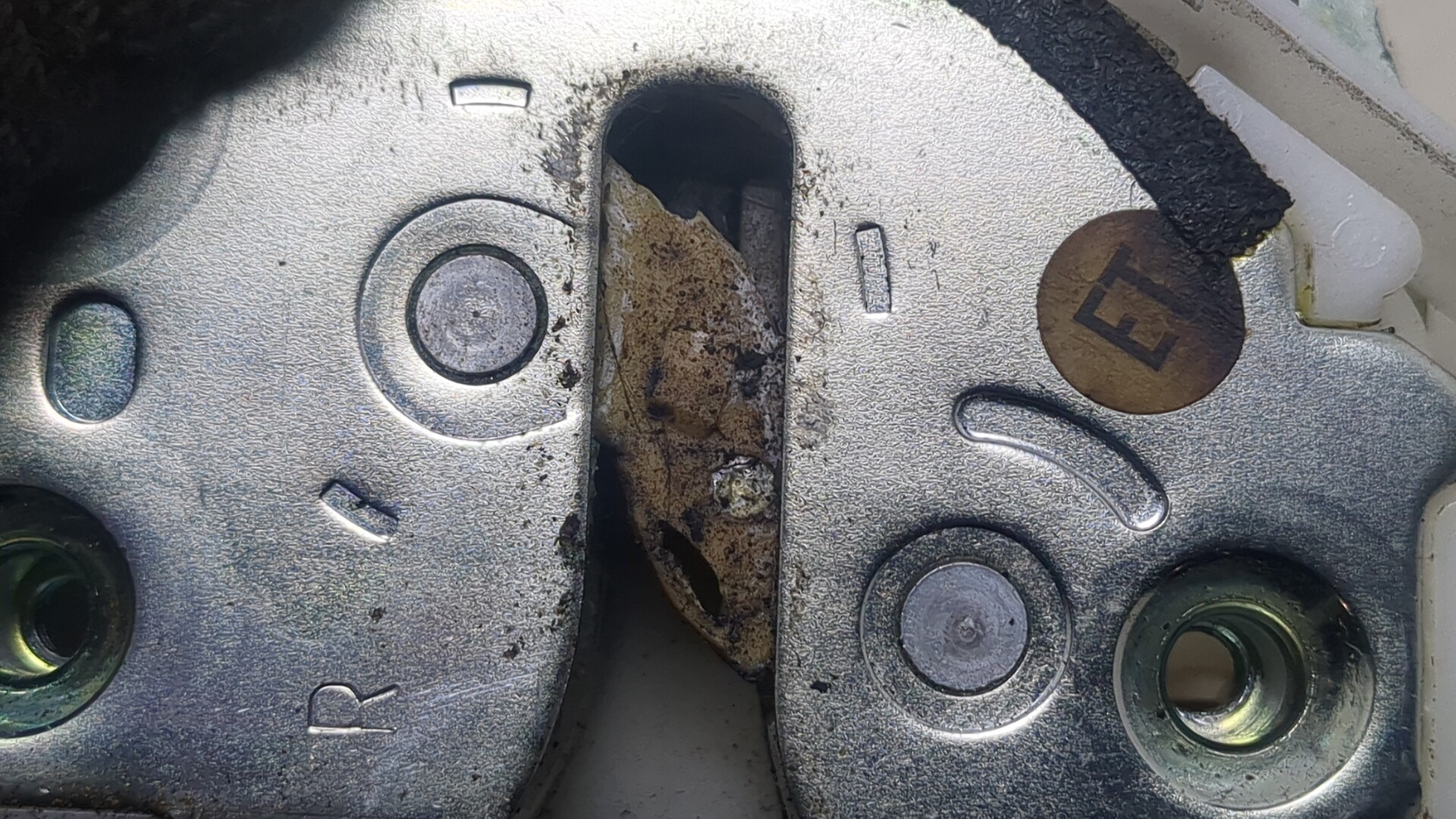 Замок двери задней правой