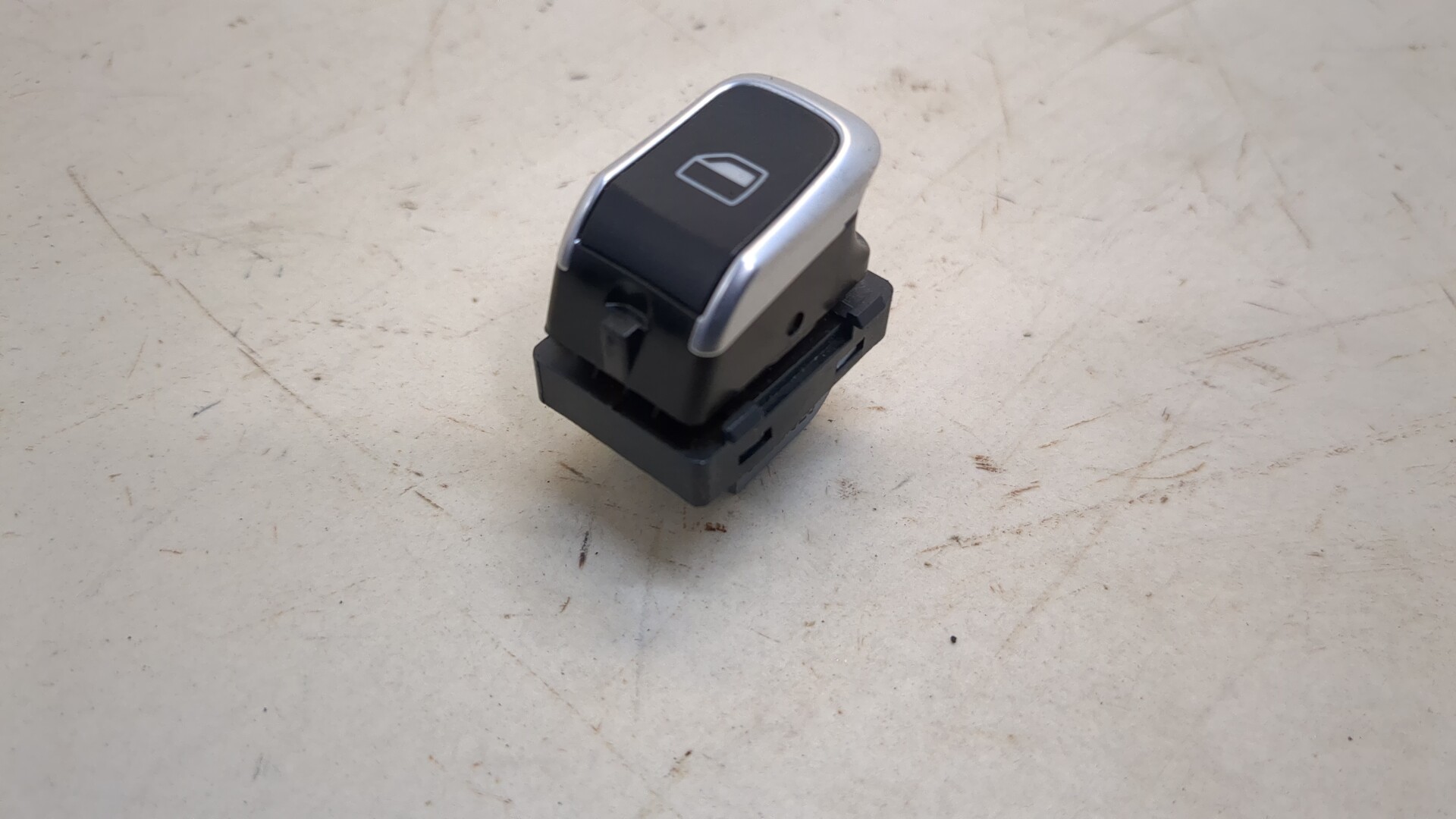 Кнопка стеклоподъемника