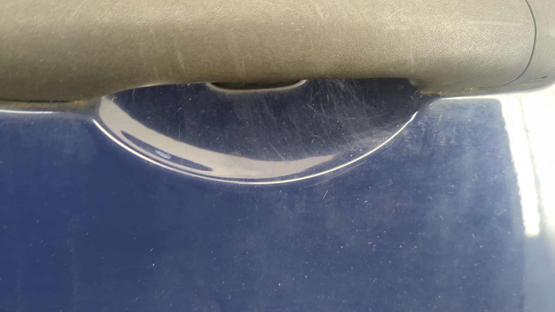 Дверь передняя левая