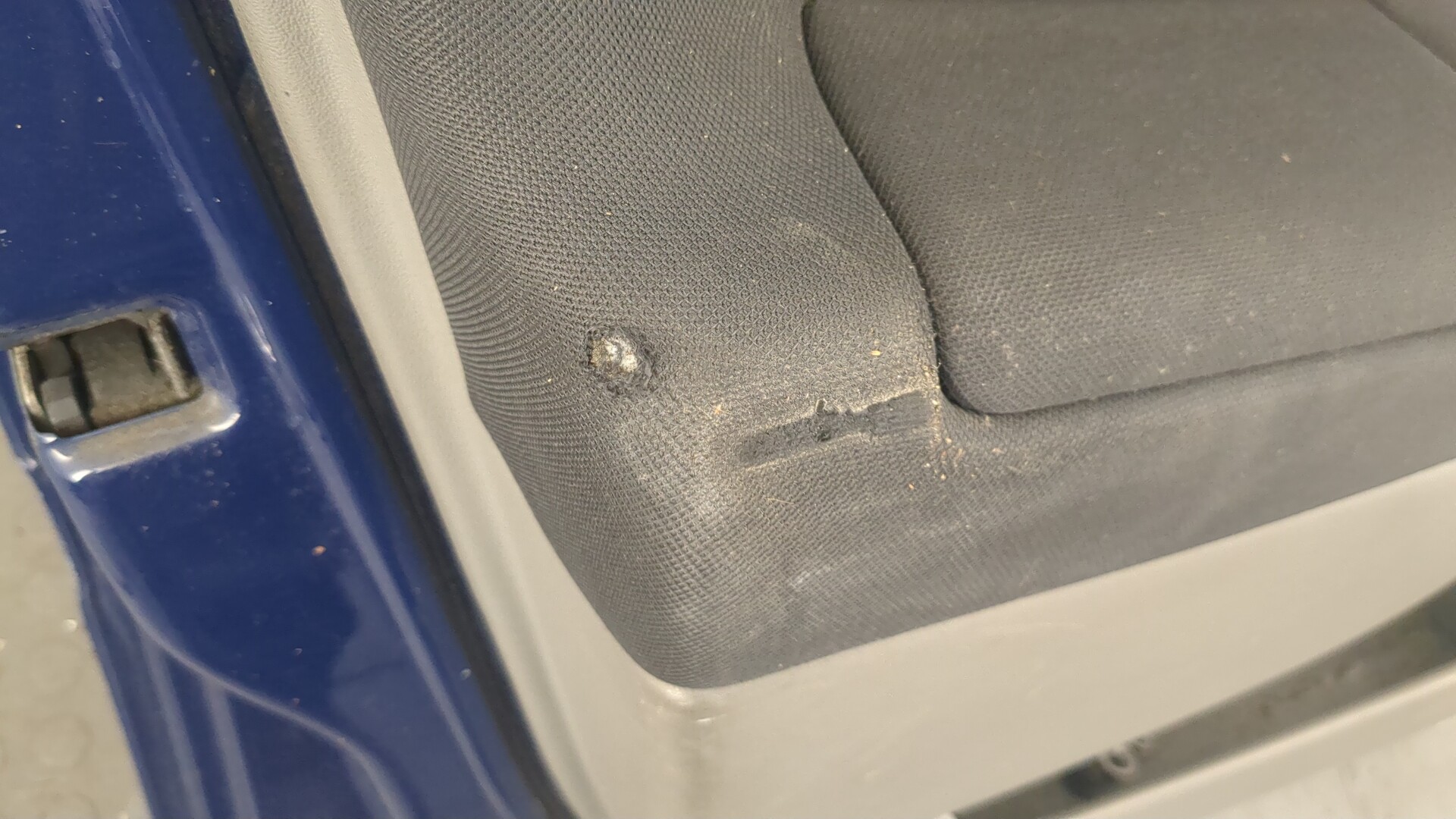 Дверь передняя левая