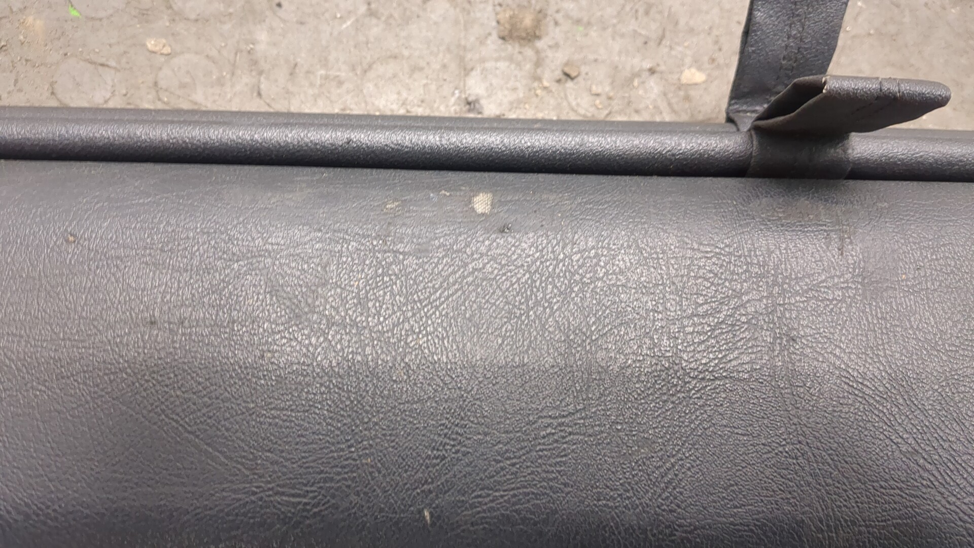 Шторка багажника