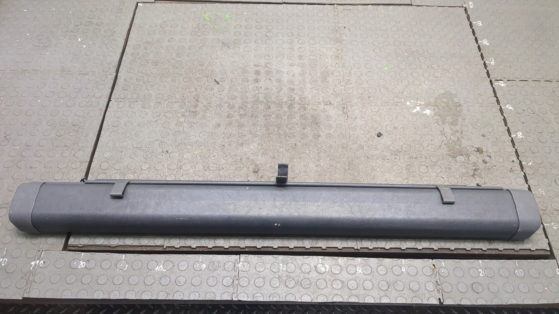 Шторка багажника