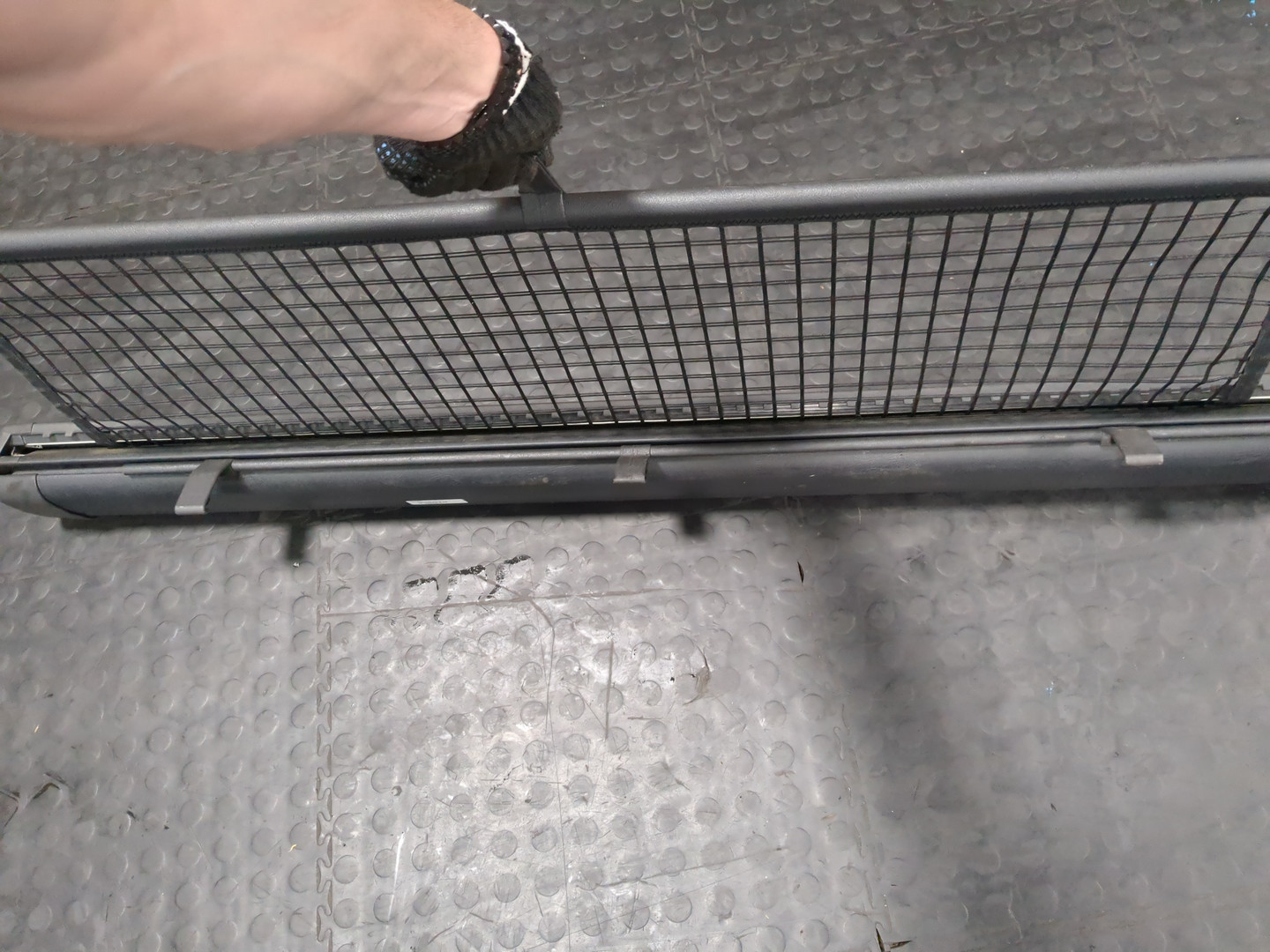 Шторка багажника