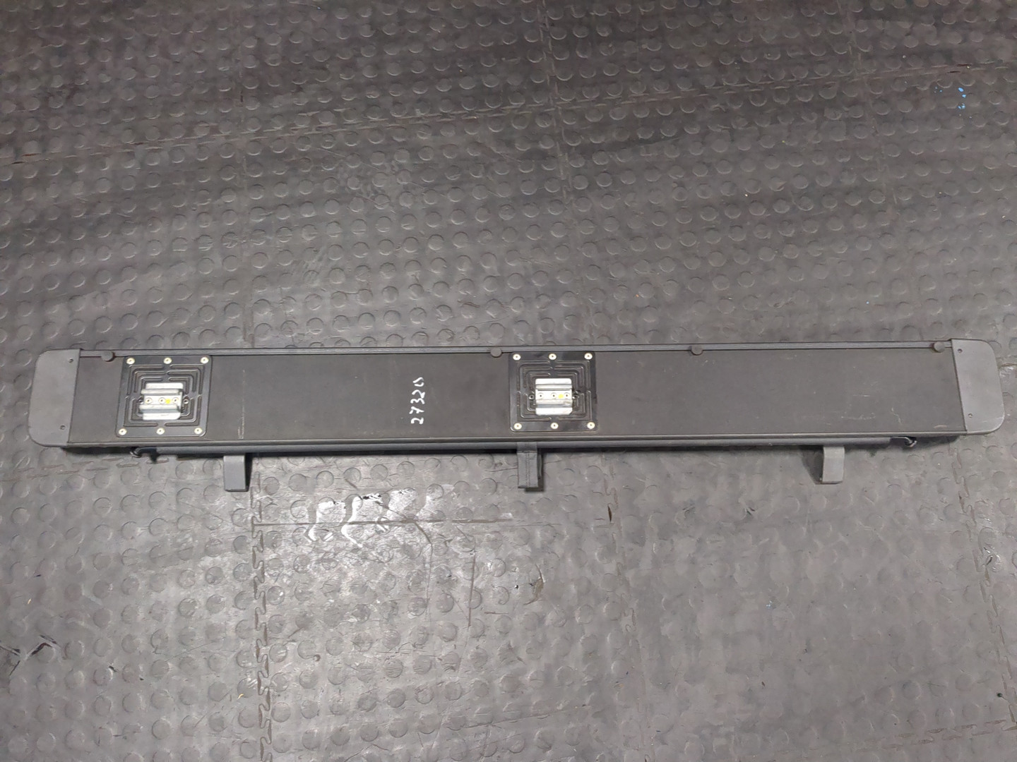 Шторка багажника