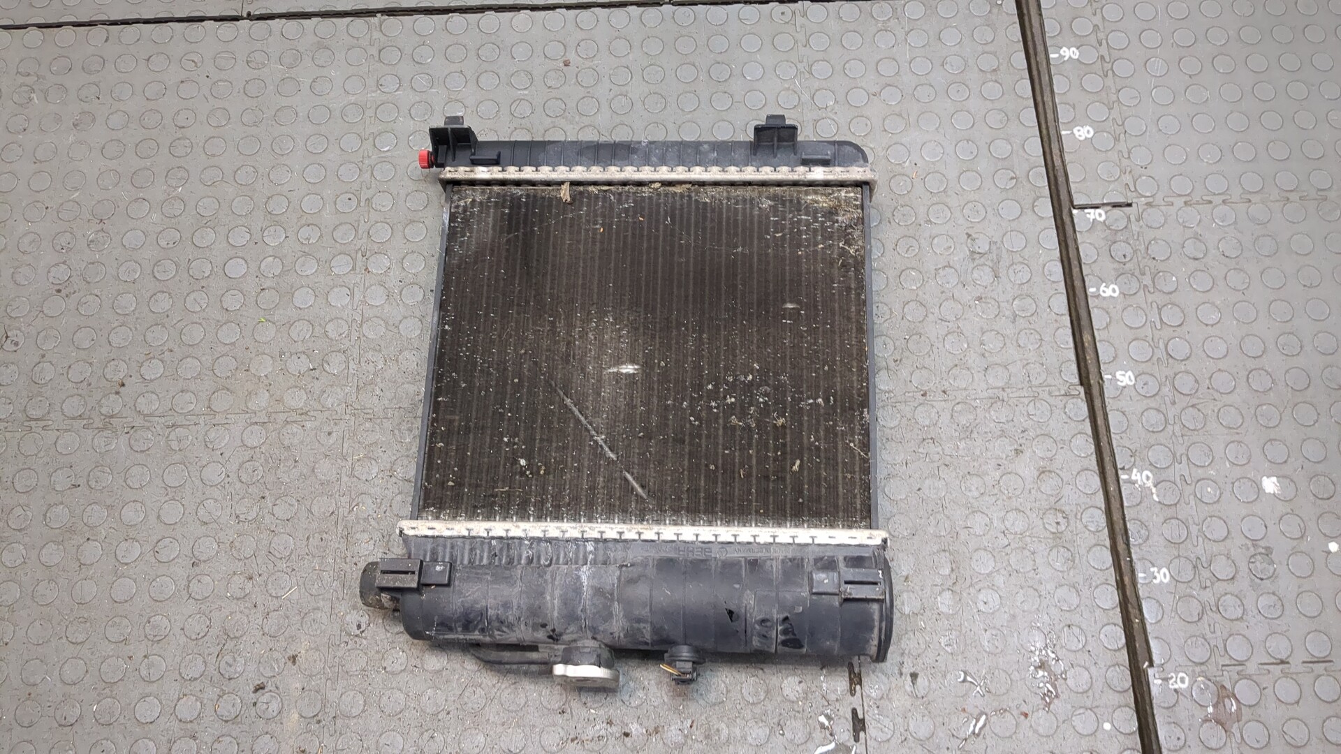 Радиатор охлаждения двигателя основной