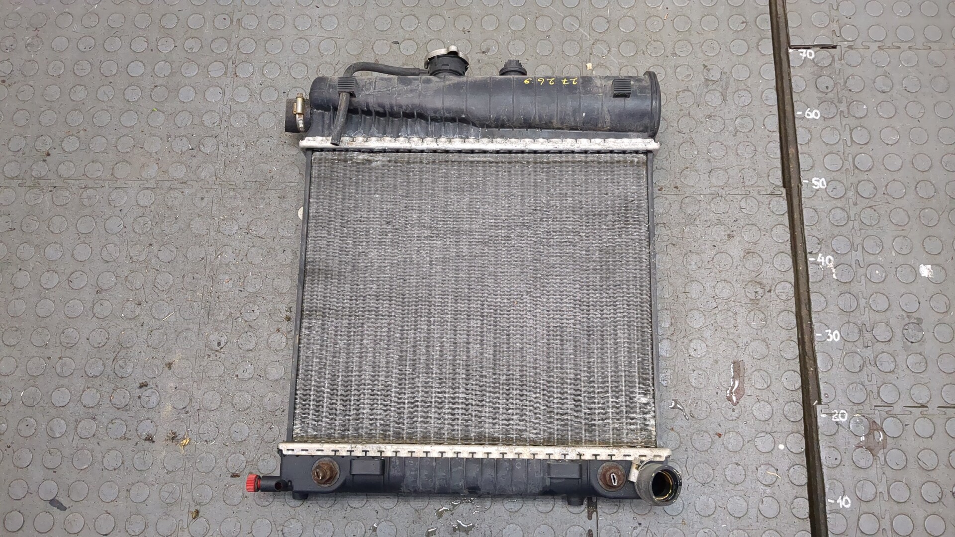 Радиатор охлаждения двигателя основной