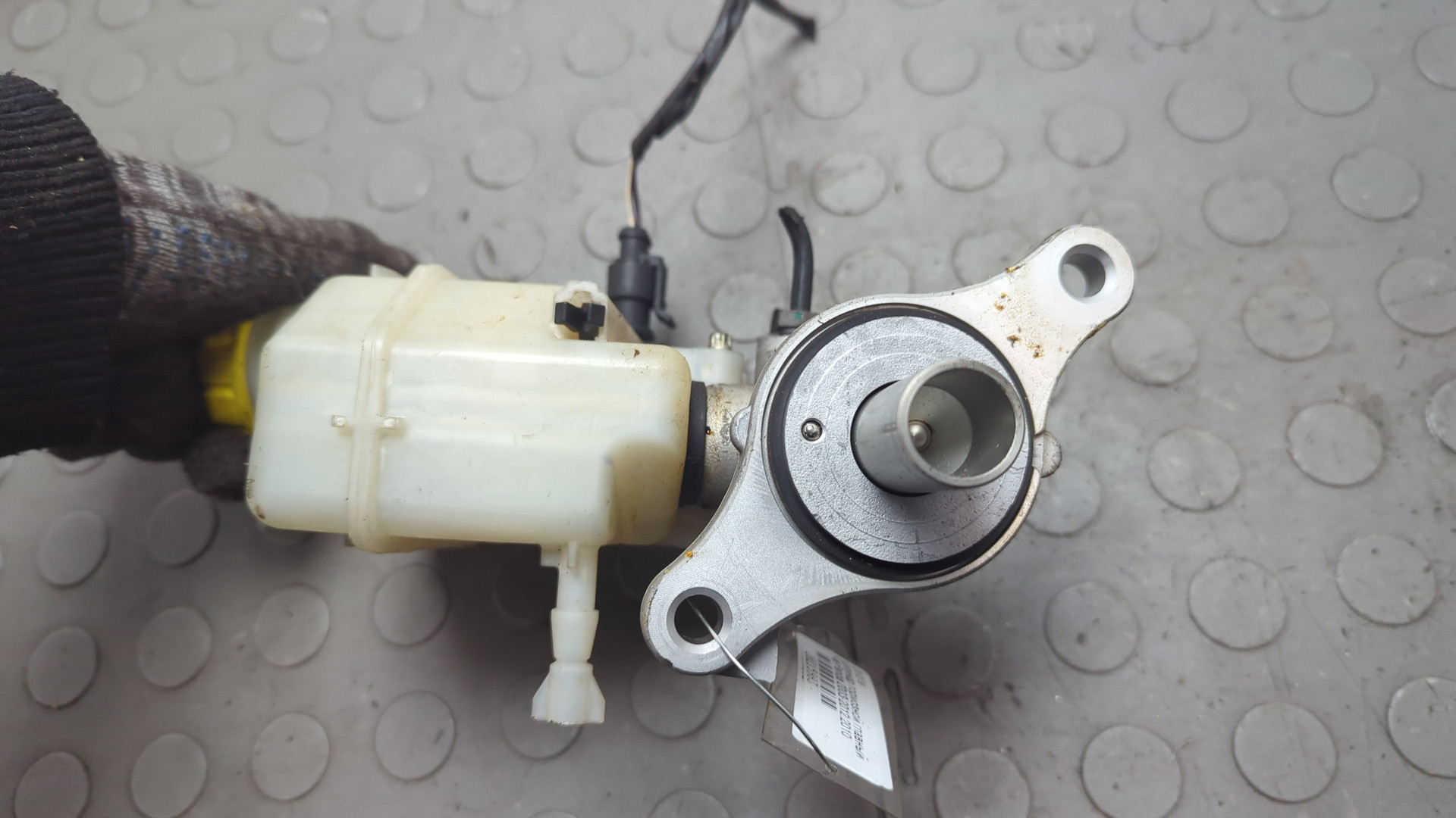 Цилиндр тормозной главный