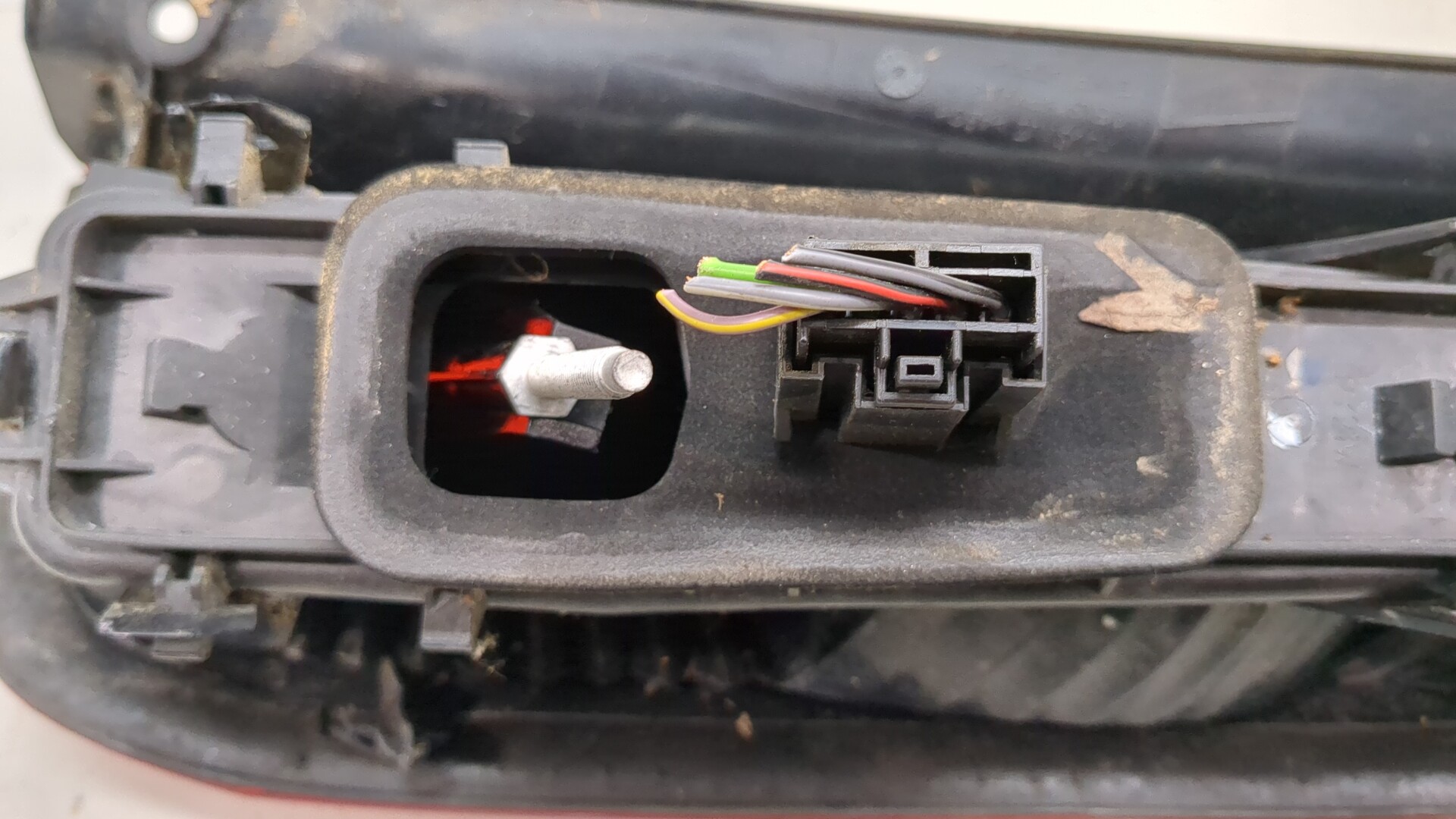 Фонарь задний левый