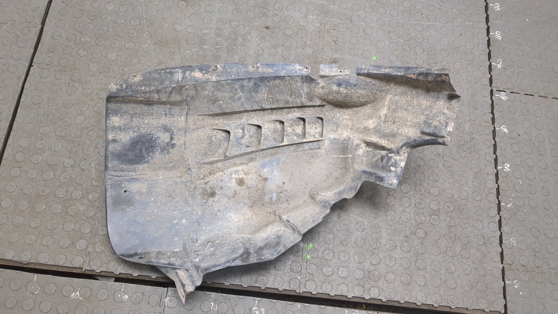 Локер передний левый