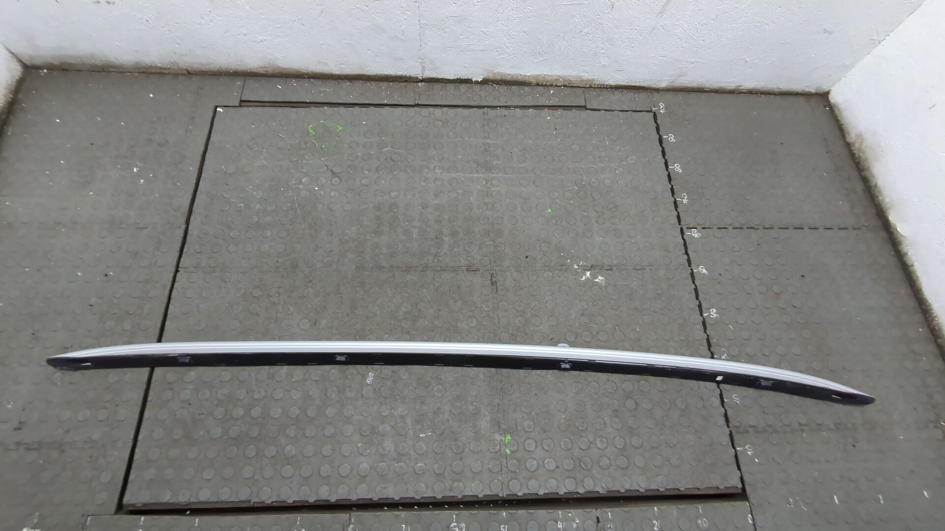 Рейлинг (релинг) левый (планка на крышу)