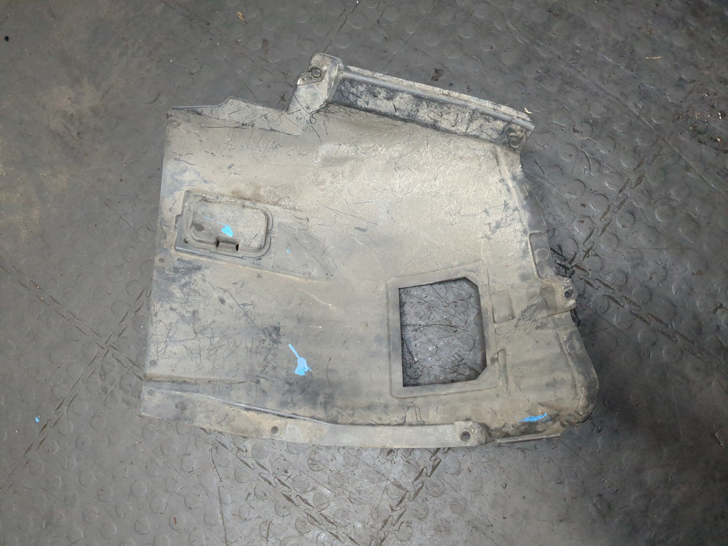 Локер передний правый