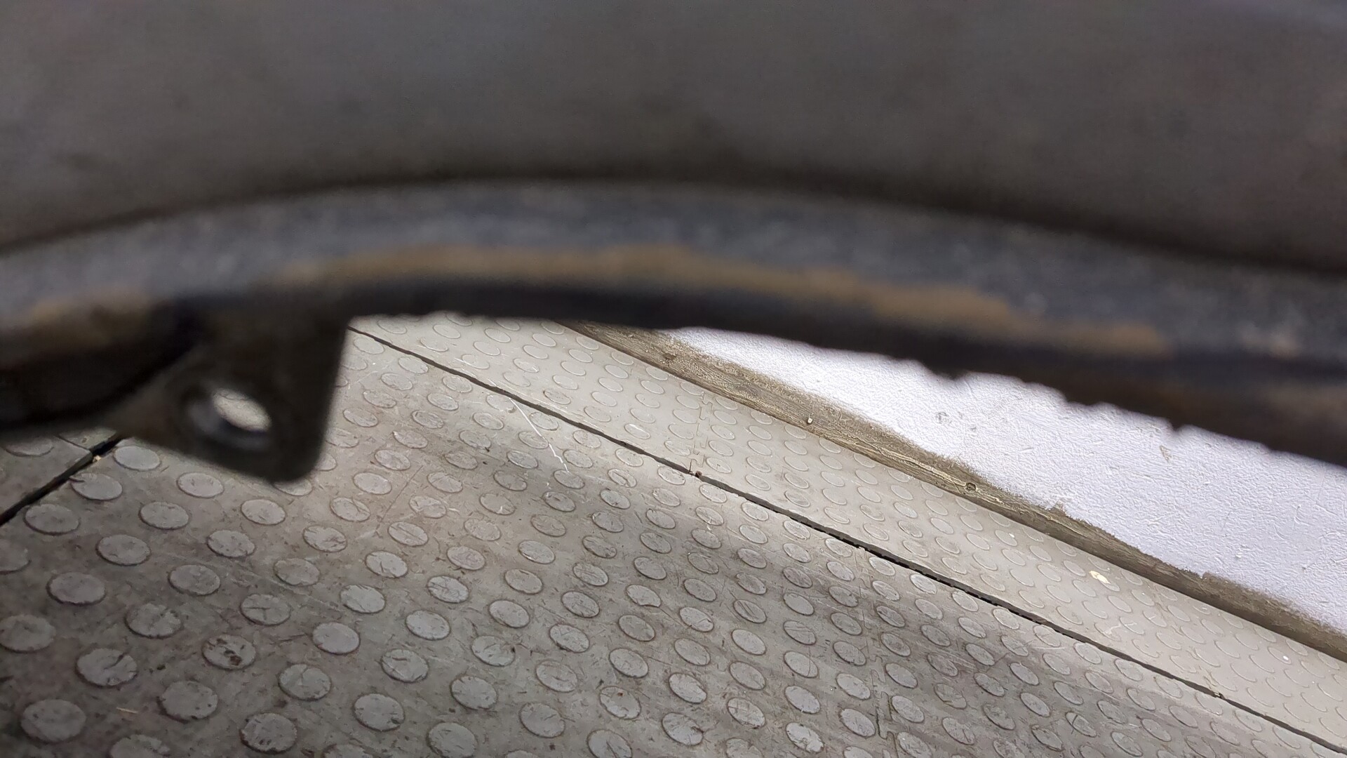 Бампер передний