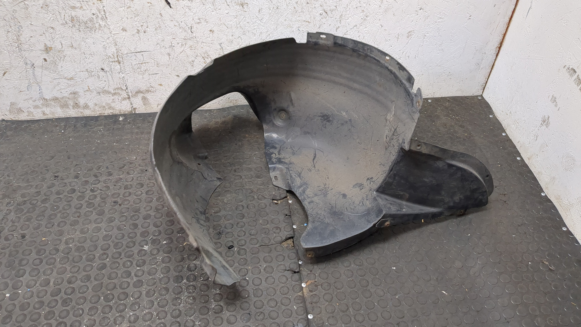 Локер передний правый