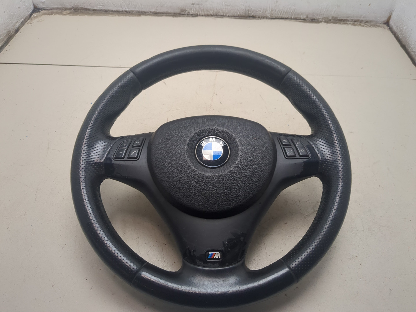 Рулевое колесо (руль)