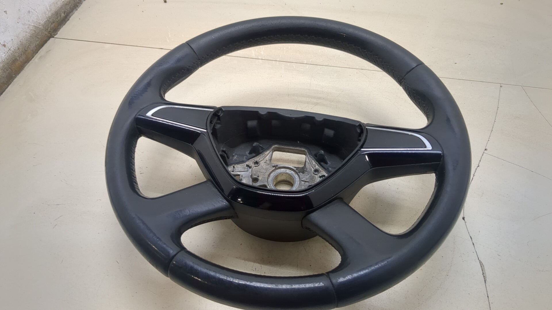 Рулевое колесо (руль)